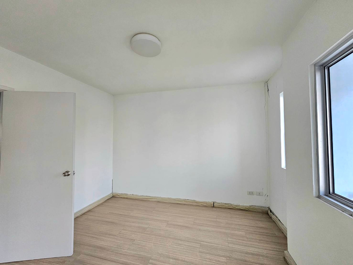 ขายทาวน์โฮมลาดกระบัง สุวรรณภูมิ : ขายด่วน ทาวน์โฮมตามสภาพ 