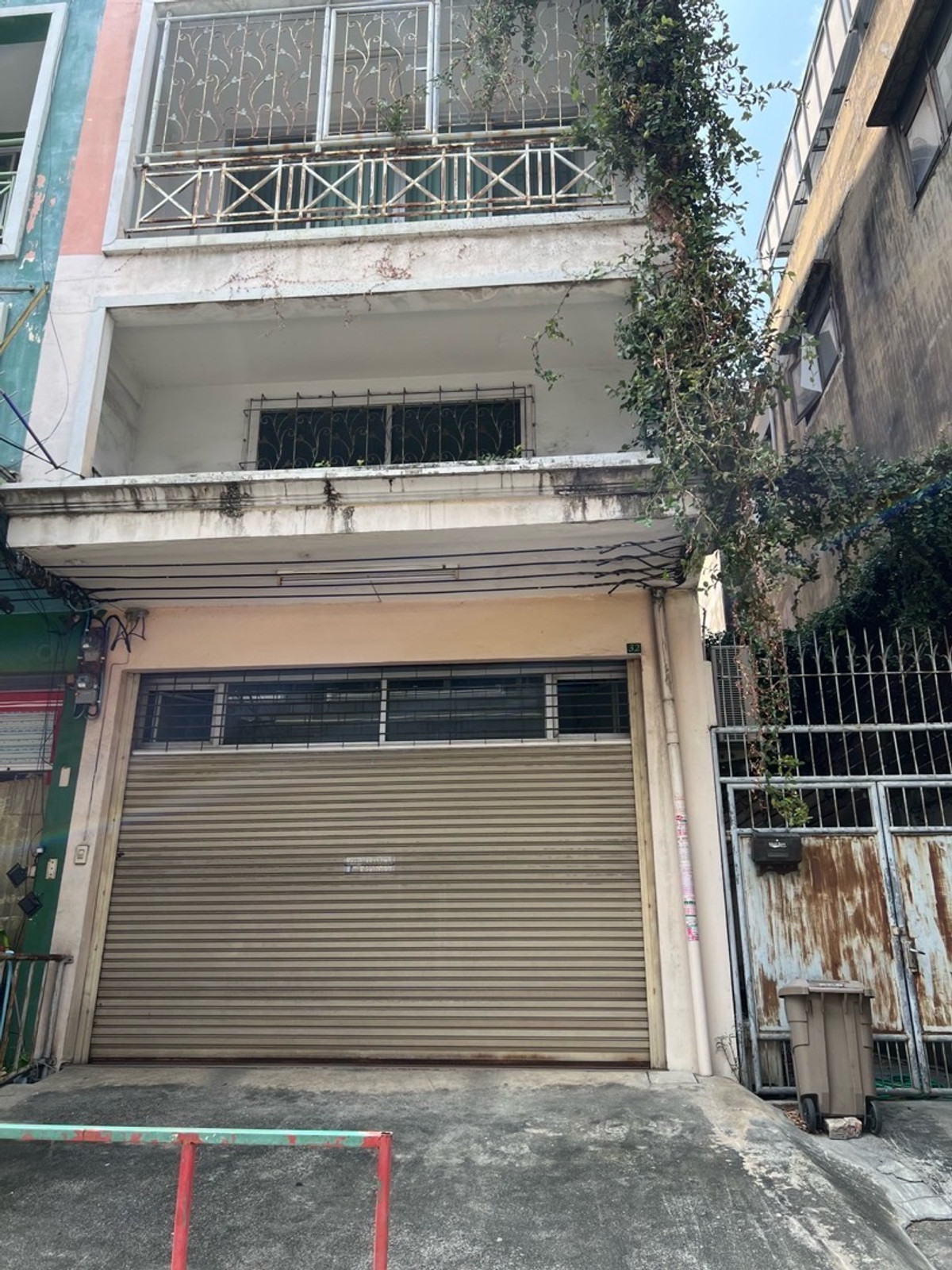 ขายอาคารพาณิชย์พระราม 3 สาธุประดิษฐ์ : ขายด่วน อาคารพาณิชย์ 5 ชั้น *ราคาต่อรองได้