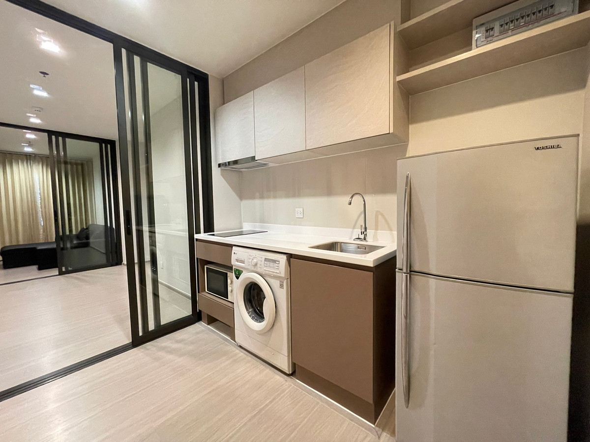 For RentCondoThaphra, Talat Phlu, Wutthakat : Life Sathorn SIerra, beautiful room, size 40 sq m. 1 bedroom Plus, available for rent, please inquire.