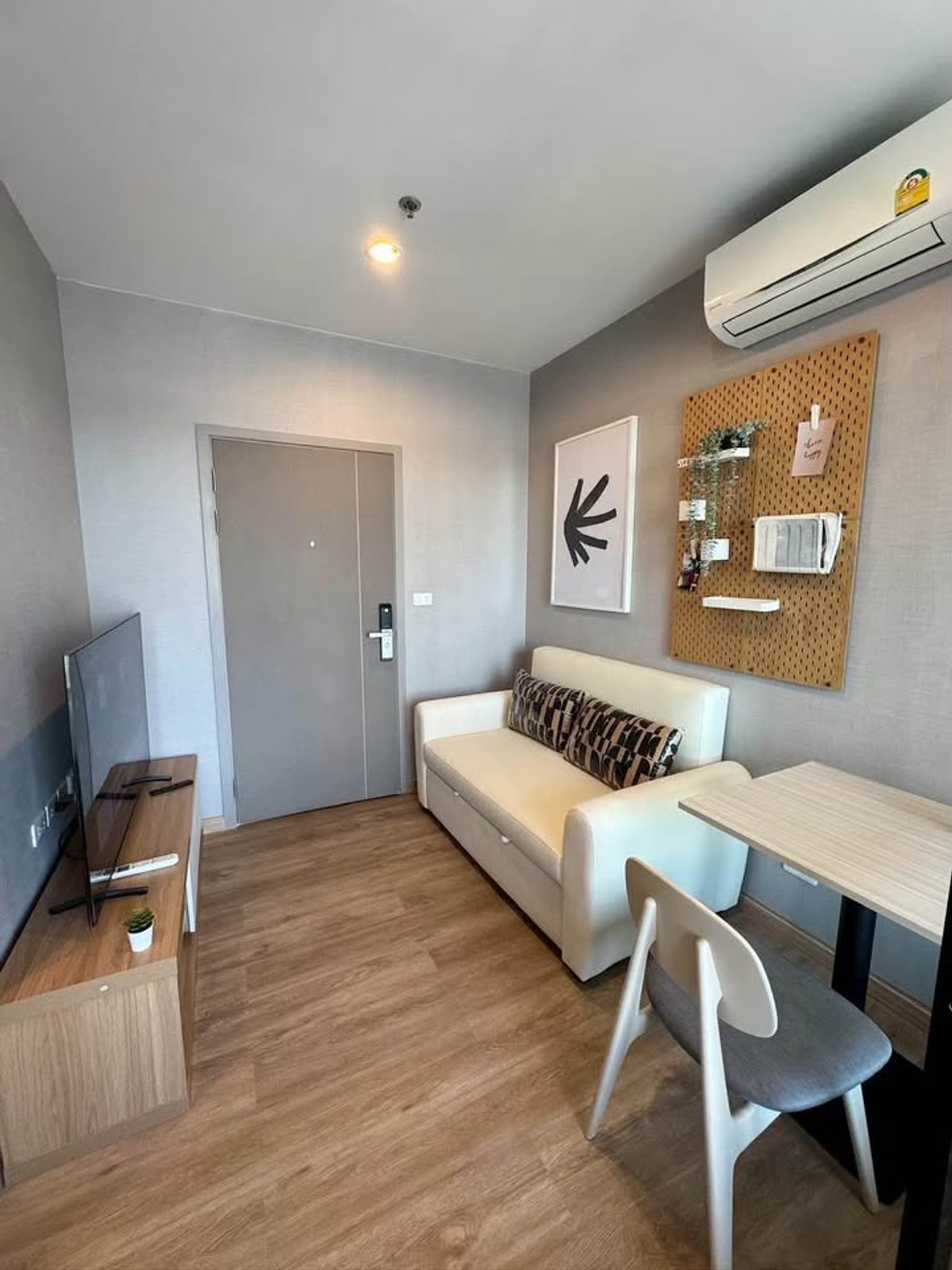 For RentCondoBangna, Bearing, Lasalle : Condo for rent Ideo Mobi Sukhumvit Eastpoint near BTS Bangna (Rt-01)