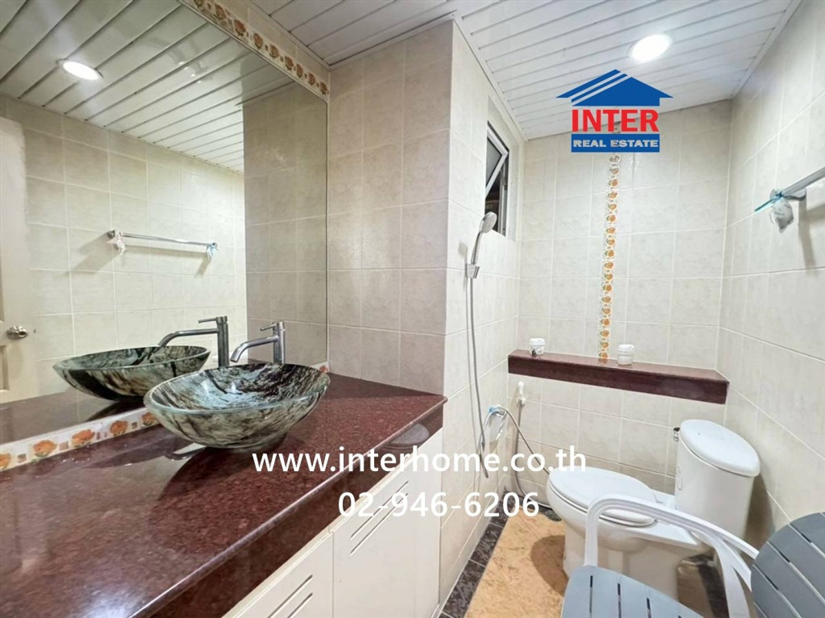 For SaleHouseBang kae, Phetkasem : 2-story detached house, 68 sq m, Parinyada Village, Wongwaen-Sathorn, Bang Khae 4 Road, Bang Khae Road, Kanchanaphisek Road, Bang Khae District, Bangkok