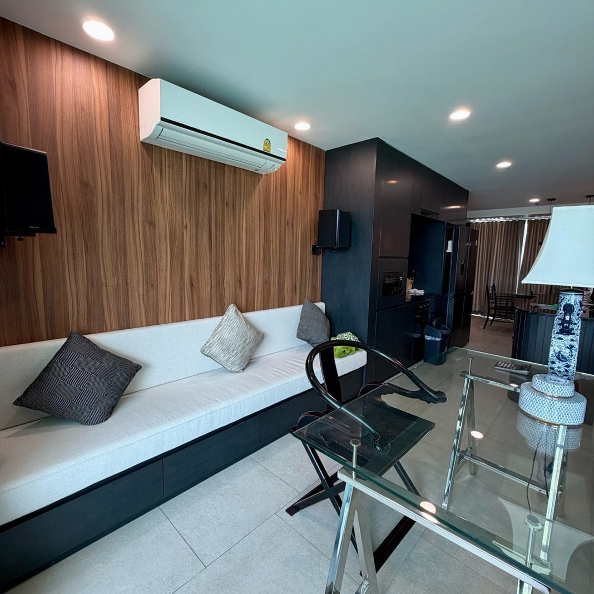 For SaleHome OfficeSapankwai,Jatujak : For sale 🏢 Luxurious 5-story home office with elevator + private swimming pool.
Saphan Khwai - Ari location | Modern Luxury design