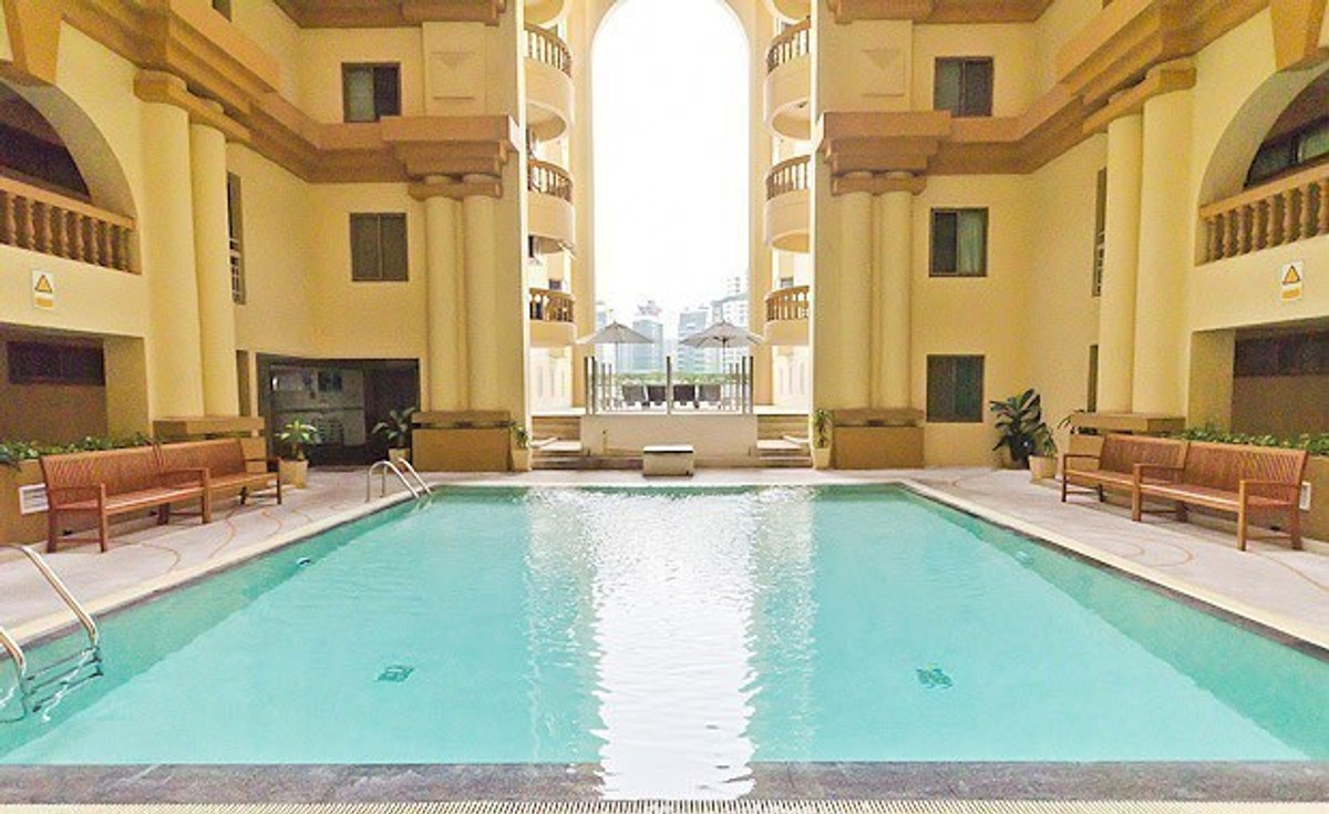 ขายคอนโดสุขุมวิท อโศก ทองหล่อ : ราคาดีที่สุด!! ห้องหายากไซส์ใหญ่ใจกลางพร้อมพงษ์ ใกล้ BTS และ The EM District✨Royal Castle Sukhumvit✨ 3 ห้องนอน 2 ห้องน้ำ ขนาด 120.17 ตร.ม ใกล้ BTS / MRT พร้อมพงษ์ (0.6 กม.) Tel.0982645161 