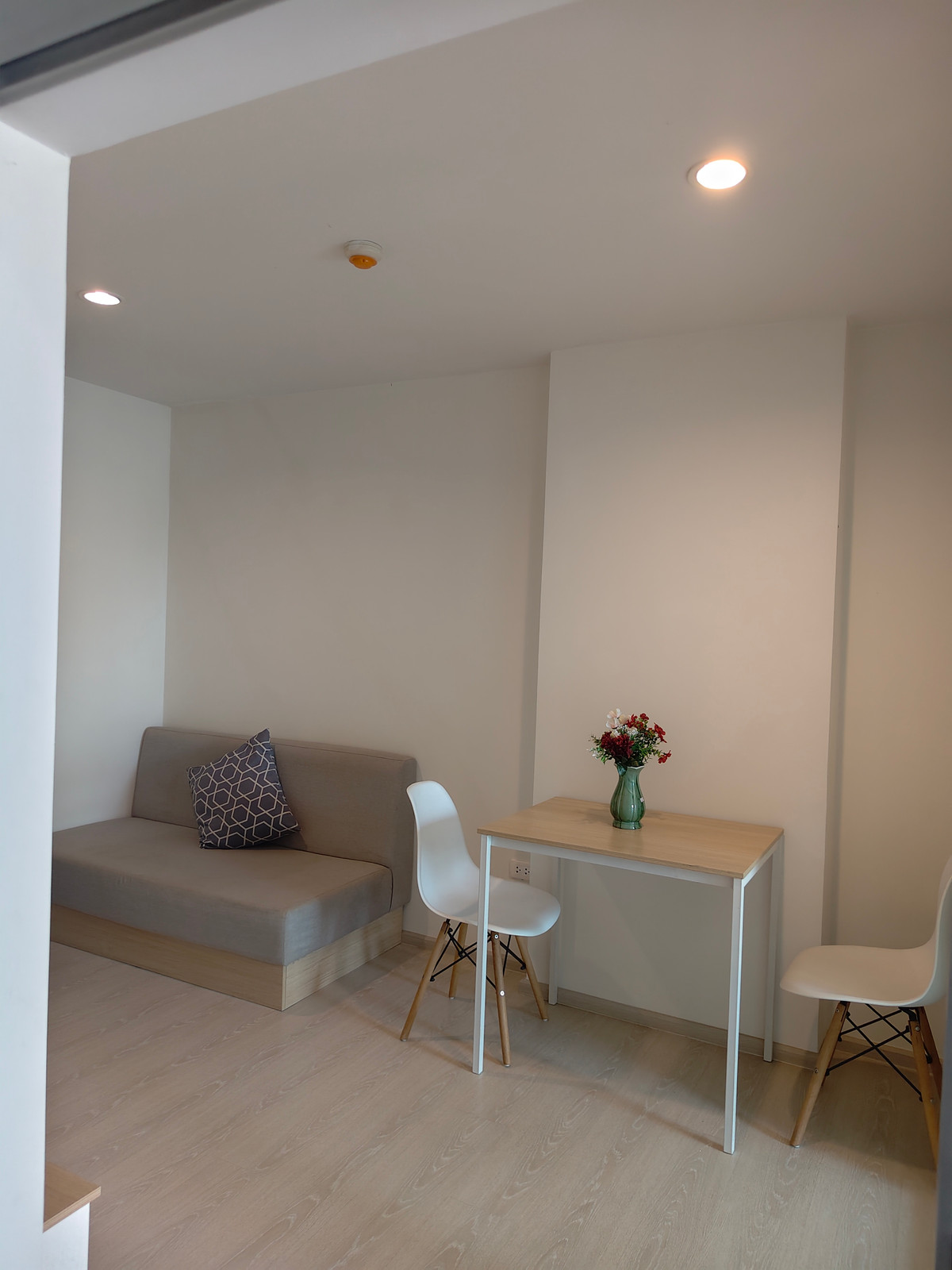 ขายคอนโดปทุมธานี รังสิต ธรรมศาสตร์ : ✅ขายด่วน 990,000  คอนโดเดอะคิทท์พลัสลำลูกกา คลองสอง 