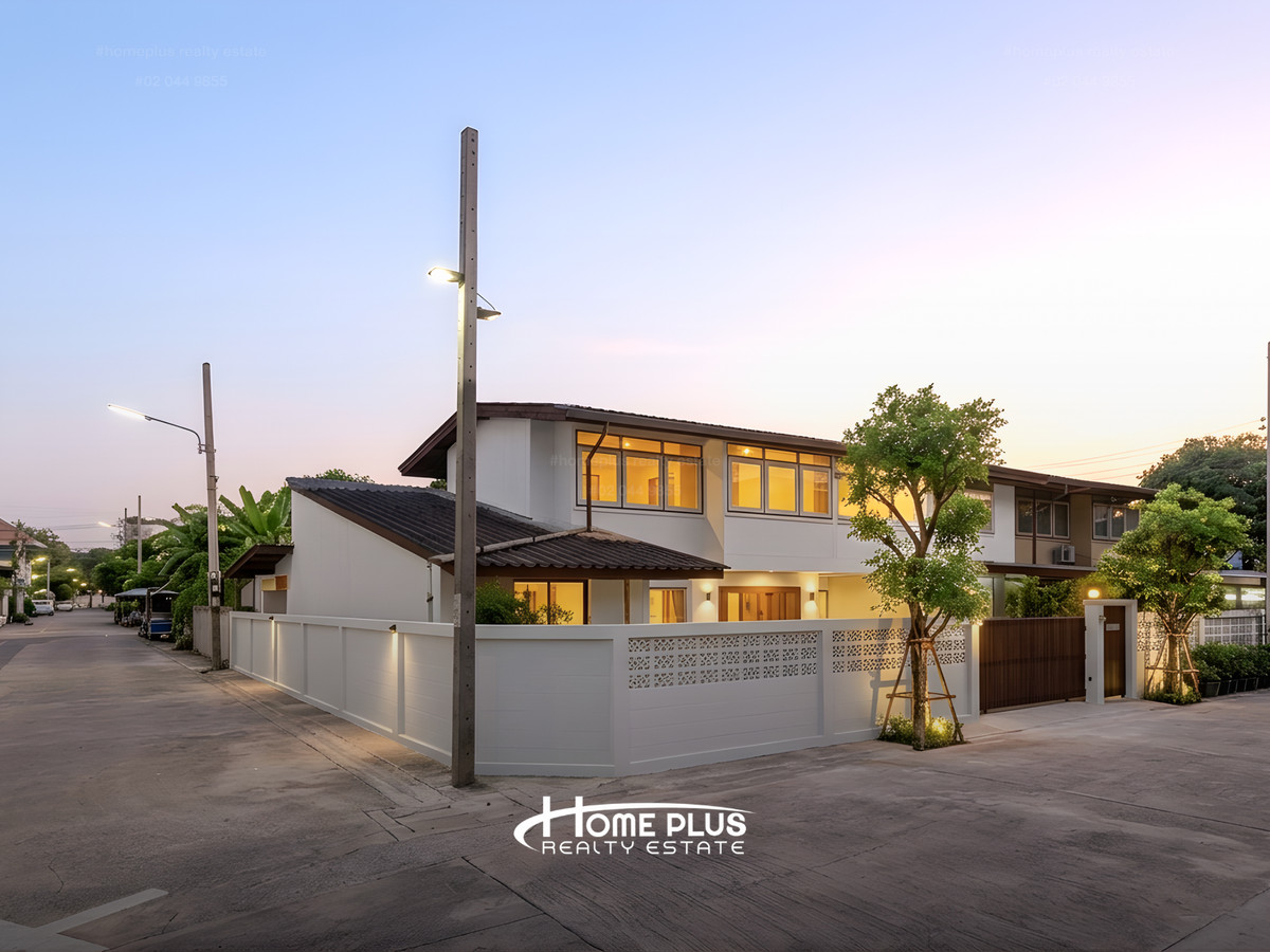 ขายบ้านพัฒนาการ ศรีนครินทร์ : บ้านเดี่ยวหลังมุม หมู่บ้านเสรี พระราม 9 (Seri Village Rama 9) ใกล้เดอะไนน์พระราม 9