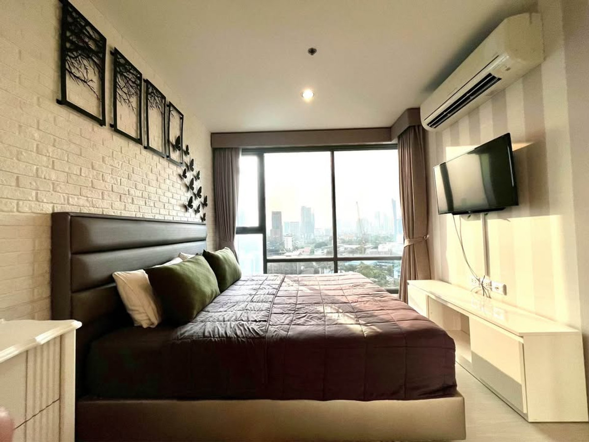 For RentCondoSukhumvit, Asoke, Thonglor : Condo for rent Rhythm Sukhumvit 42 (corner room near BTS Ekkamai) (Rt-01)