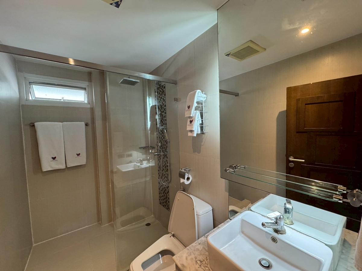 ให้เช่าอาคารพาณิชย์นานา : อาคารให้เช่าสภาพ 100% นานา ** NO CO-AGENT ** 