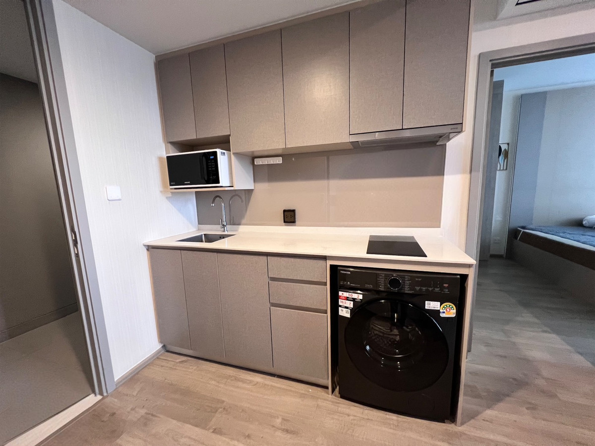 For RentCondoKhlongtoei, Kluaynamthai : Condo for rent, The Crown Residence (45 sq m.), 1 bedroom, 1 bathroom, Benjakitti Park view.