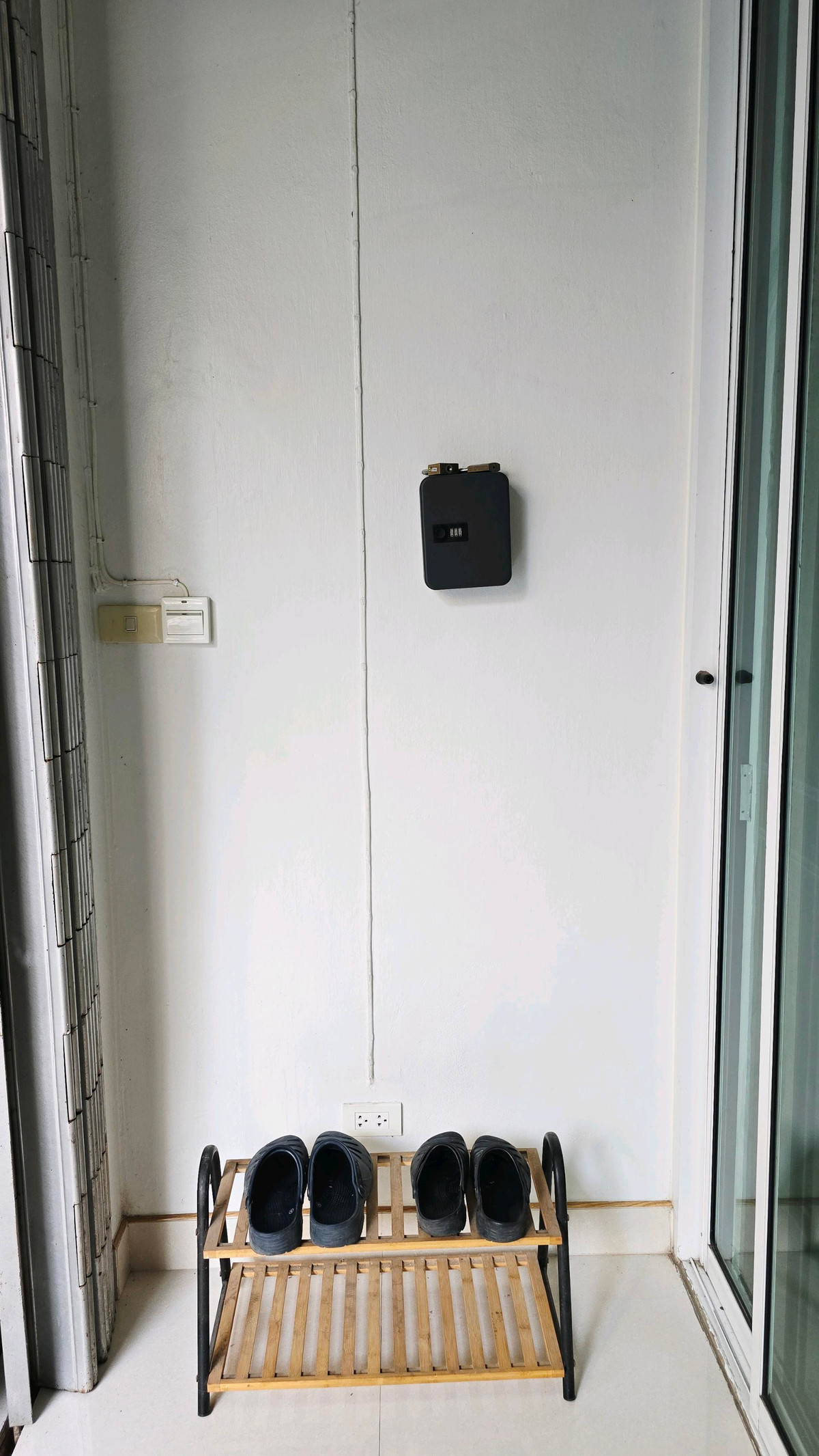 ให้เช่าทาวน์โฮมวงเวียนใหญ่ เจริญนคร : 📣 For Rent | Townhome 2 ชั้น ใกล้ BTS กรุงธนบุรี (ซอยเจริญนคร 18)
🏡 บ้านรีโนเวทใหม่ แต่งครบ พร้อมอยู่ ใกล้ไอคอนสยาม ใกล้สาทร