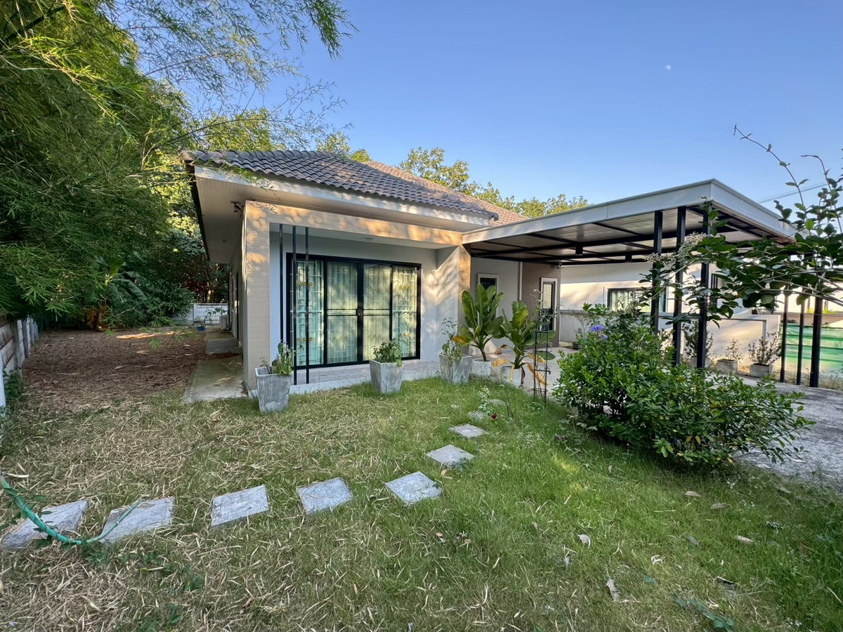 For SaleTownhomeRayong : Urgent sale, detached house, Sap Anan Living Home Village.