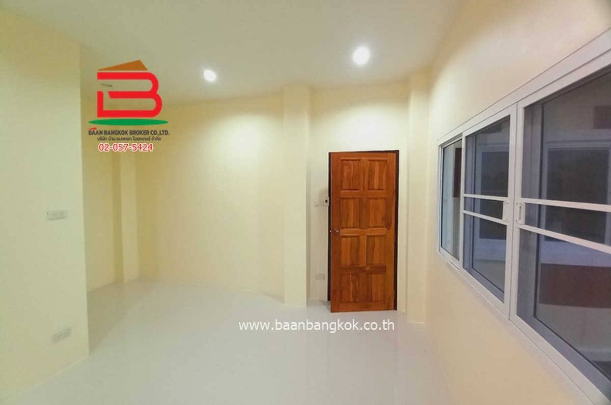 For SaleHousePrachin Buri : Single house on the edge of Si Maha Phot District, area 121 sq m., Highway 3070, Si Maha Phot District, Prachinburi Province.