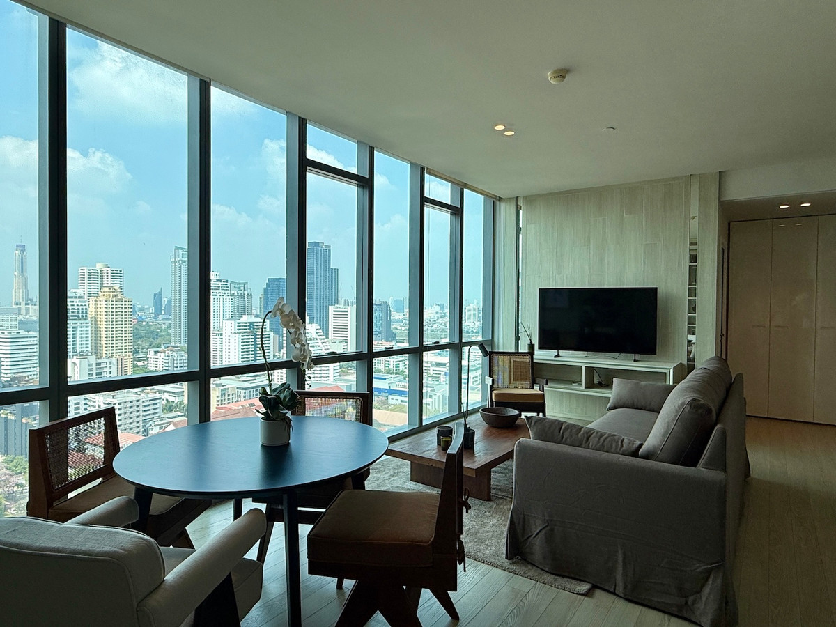 ให้เช่าคอนโดสุขุมวิท อโศก ทองหล่อ : คอนโด 2 ห้องนอนสไตล์โมเดิร์น ย่านอโศก สุขุมวิท กรุงเทพฯ ใกล้สถานี BTS และ MRT