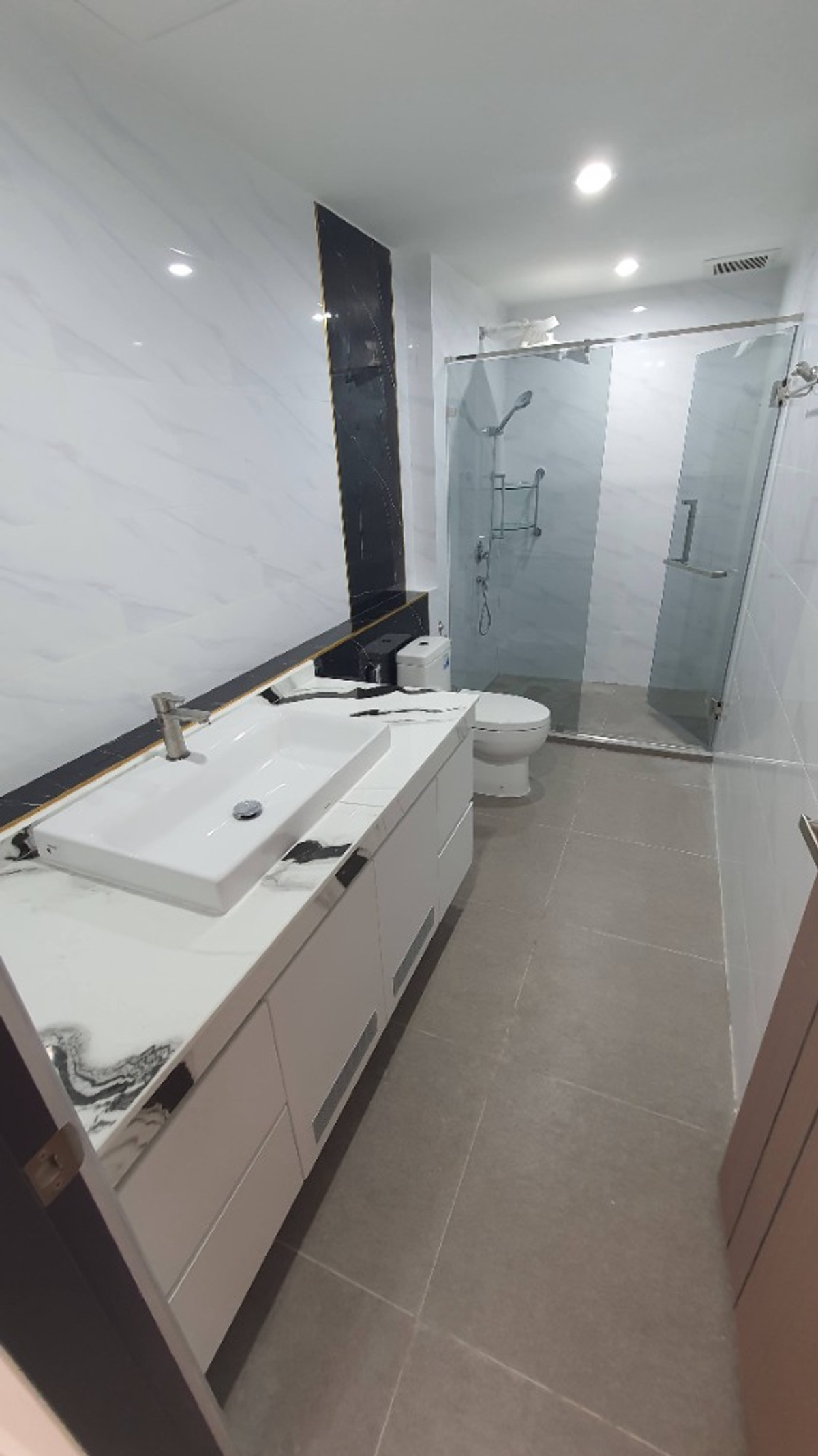 ให้เช่าบ้านโชคชัย4 ลาดพร้าว71 : บ้านเดี่ยว 2 ชั้น รีโนเวทใหม่ สไตล์โมเดิร์น ทำลเดี ให้เช่า ย่านลาดพร้าว-โชคชัย4 ใกล้โรงพยาบาลเปาโล โชคชัย 4 เพียง 2 กม.