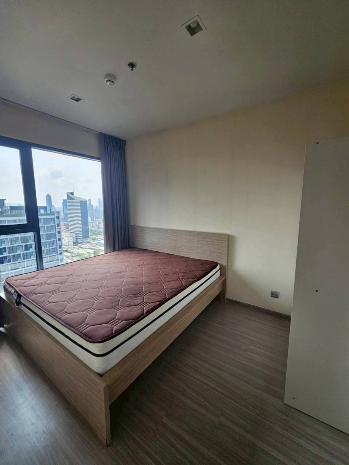 ให้เช่าคอนโดพระราม 9 เพชรบุรีตัดใหม่ RCA : ให้เช่า 📍 Life Asoke Hype 📍 เฟอร์นิเจอร์ และ เครื่องใช้ไฟฟ้าครบ ใกล้ Airport Link มักกะสัน