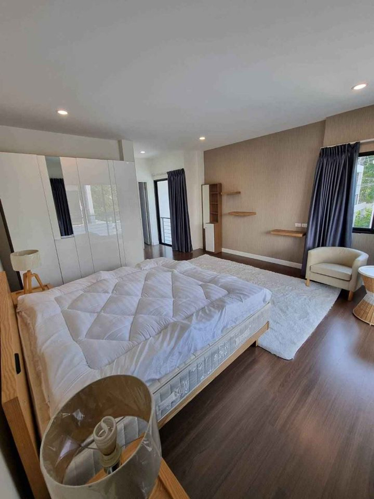 For RentHouseLadkrabang, Suwannaphum Airport : Single house for rent, Lumpini Suan Luang Rama 9, opposite Suan Luang Rama 9.