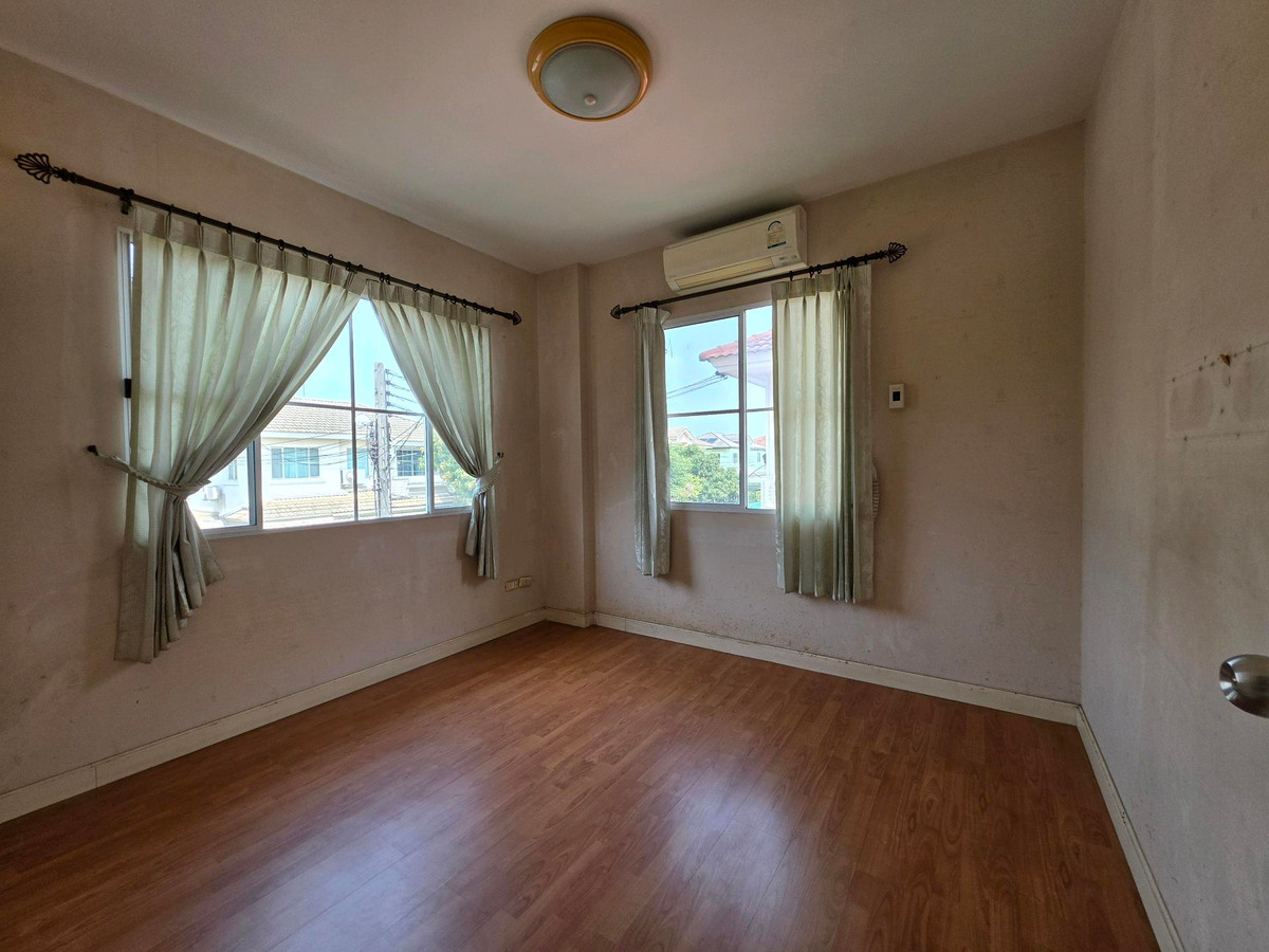 For SaleHousePathum Thani,Rangsit, Thammasat : 2-storey detached house for sale, 55 sq m, Chaiyaphruek Village 2, Tiwanon - Wongwaen, get a corner house, best price.