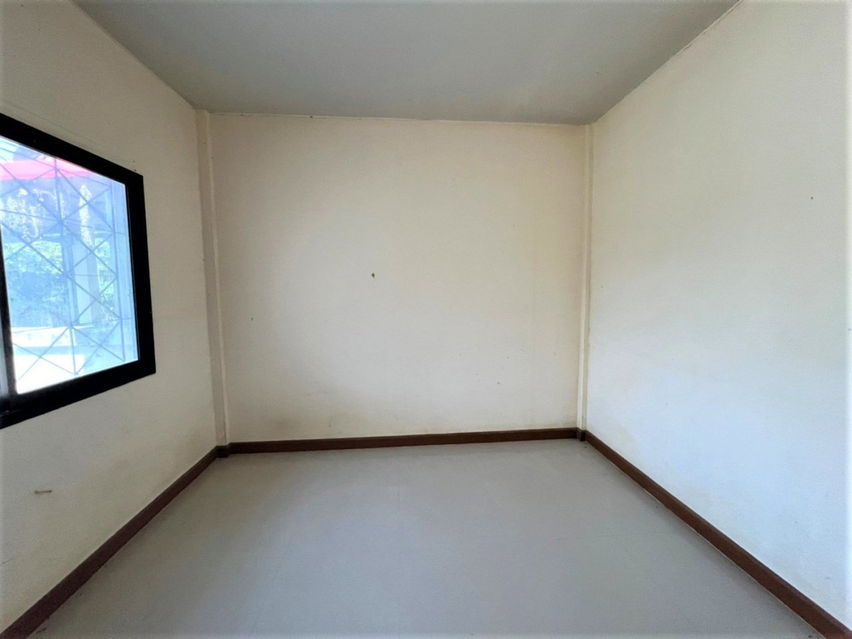 ขายทาวน์โฮมหัวหิน ประจวบคีรีขันธ์ : ขายทาวน์เฮ้าส์หมู่บ้านภูตะวัน  ทำเลถนนถนนหัวหิน-ห้วยมงคล(ทล.3218) ประจวบคีรีขันธ์  สภาพดี ราคาถูกมาก