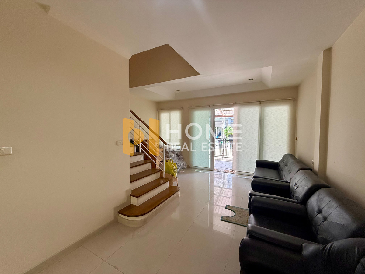 For SaleTownhomePattanakan, Srinakarin : Baan Klang Muang Urbanion Srinakarin / 3 Bedrooms (FOR SALE), Baan Klang Muang Urbanion Srinakarin / 3 Bedrooms (FOR SALE) GNG023