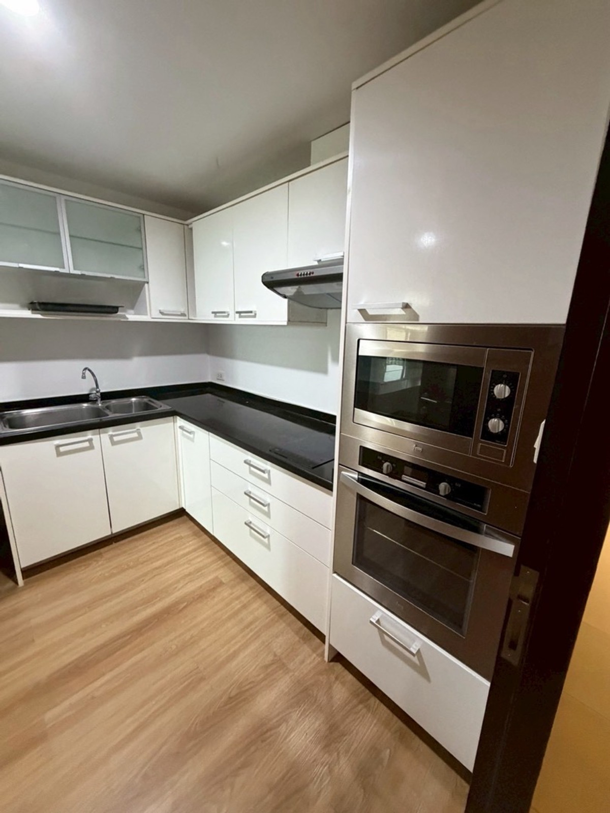 For RentCondoRama 8, Samsen, Ratchawat : Hot price for rent Baan Samsen (Baan Samsen) large room 76 sq m. 🔥🔥