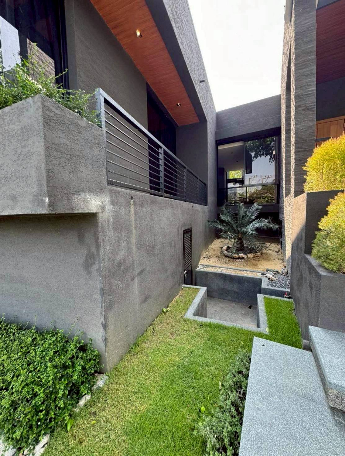 ขายสระบุรี : ขายบ้านพูลวิลล่า สร้างใหม่ พร้อมอยู่ เหมาะอยู่อาศัยเป็นบ้านพักตากอากาศ หรือ ปล่อยเช่า เป็นรายวัน สังคมคุณภาพ บรรยากาศร่มรื่นเงียบสงบ ตำบลมิตรภาพ อำเภอมวกเหล็ก สระบุรี ติดสนามกอล์ฟเซอร์เจมส์  อุทยานแห่งชาติเขาใหญ่