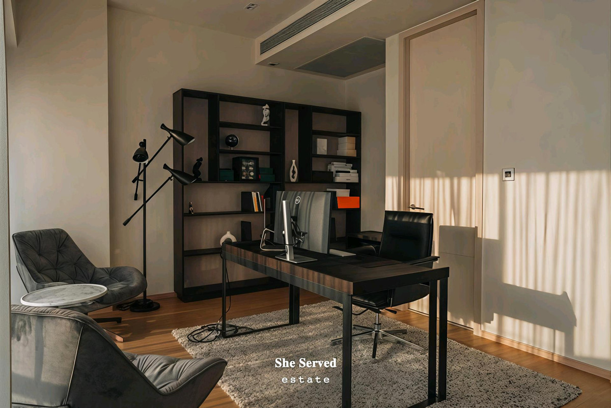 ให้เช่าคอนโดสุขุมวิท อโศก ทองหล่อ : The Strand Thonglor • Size: 91 sq.m. • High floor (10+) • 2 Bedrooms • 2 Bathrooms • Fully furnished 