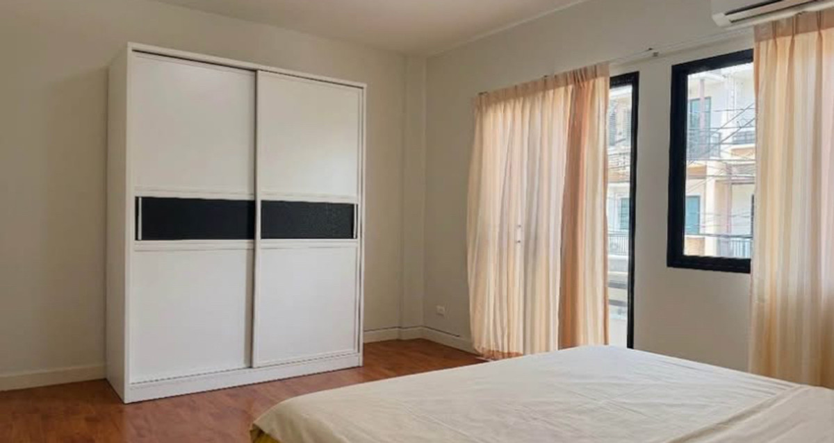 For RentTownhomePattanakan, Srinakarin : Townhome for rent, Time Home Rama 9 - Hua Mak, near The Mall Bangkapi and Rajamangala Stadium.