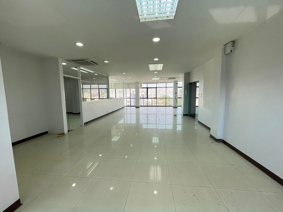 For RentOfficeBangna, Bearing, Lasalle : Office Building for Rent on Bangna-Trad Road – Ready to Move In