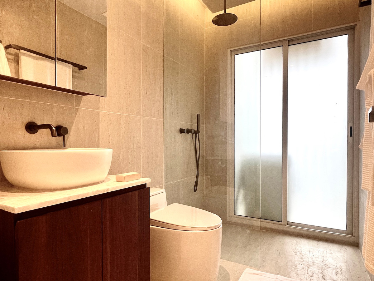 ให้เช่าคอนโดสุขุมวิท อโศก ทองหล่อ : คอนโดสตูดิโอให้เช่า ย่านอโศก กรุงเทพ ใกล้ BTS & MRT ทำเล CBD ใจกลางเมือง