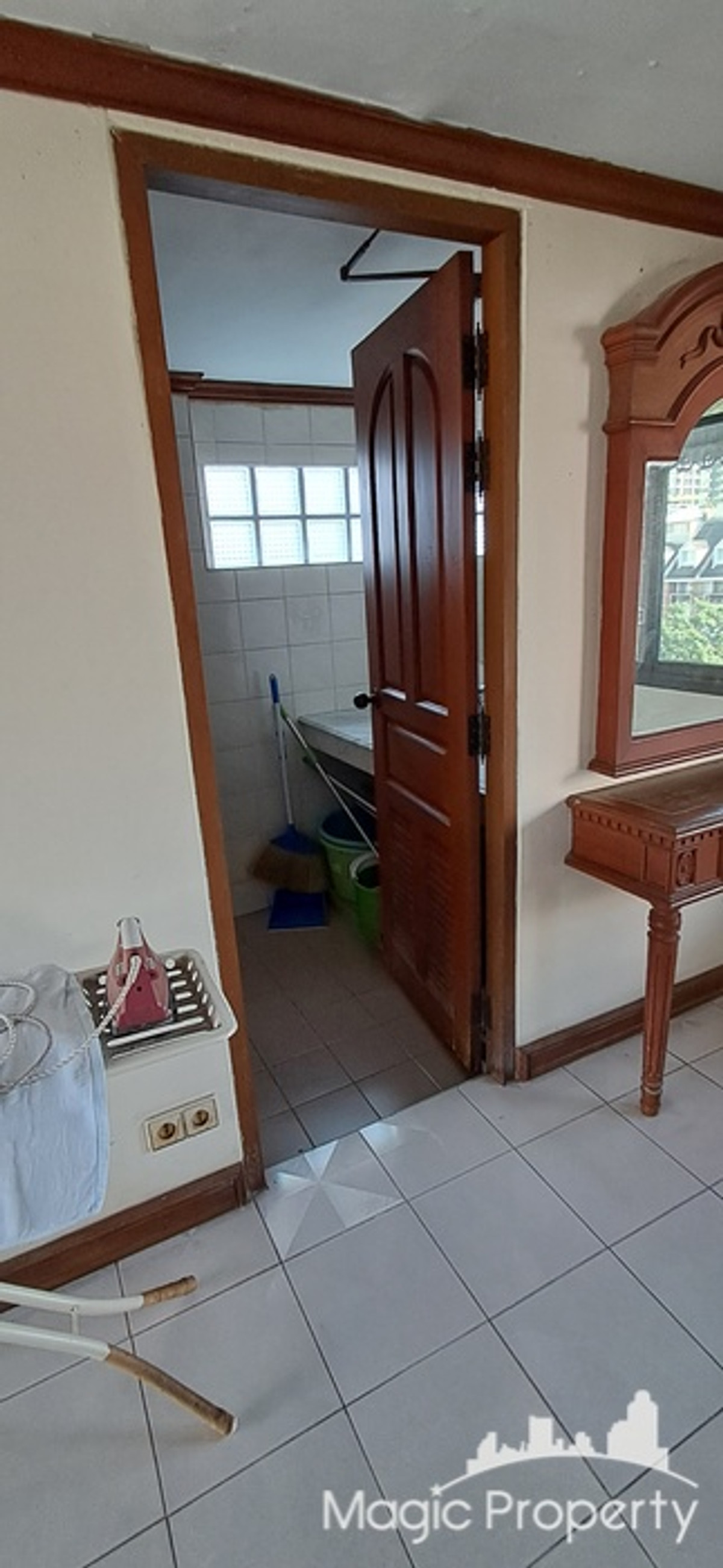 For RentShop HouseSukhumvit, Asoke, Thonglor : Commercial building For Rent in Soi Sukhumvit 39, Khlong Tan Nuea, Watthana, Bangkok