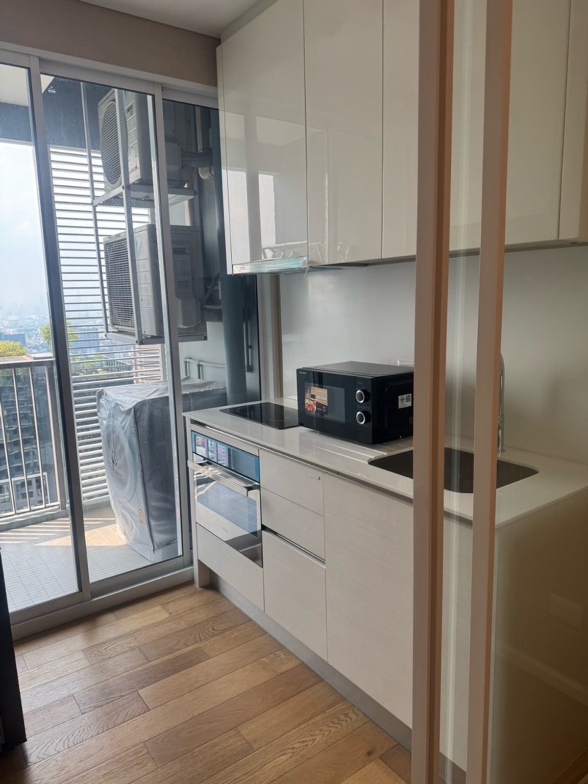 ให้เช่าคอนโดลาดพร้าว เซ็นทรัลลาดพร้าว : ให้เช่า The Saint Residences ☎️ 0912322009