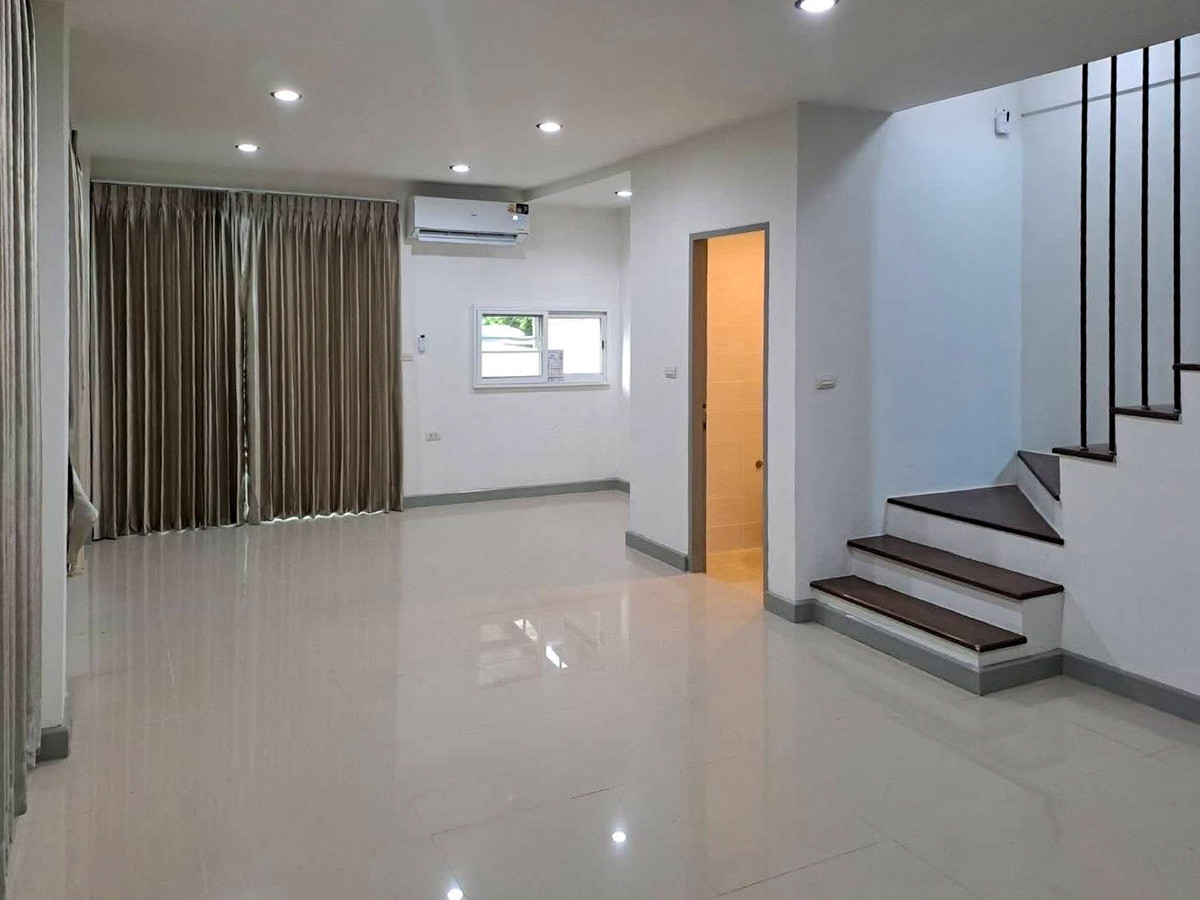 ขายทาวน์โฮมพัฒนาการ ศรีนครินทร์ : ทาวน์ อเวนิว พระราม 9 / 3 ห้องนอน (ขาย), Town Avenue Rama 9 / 3 Bedrooms (FOR SALE) BZD172