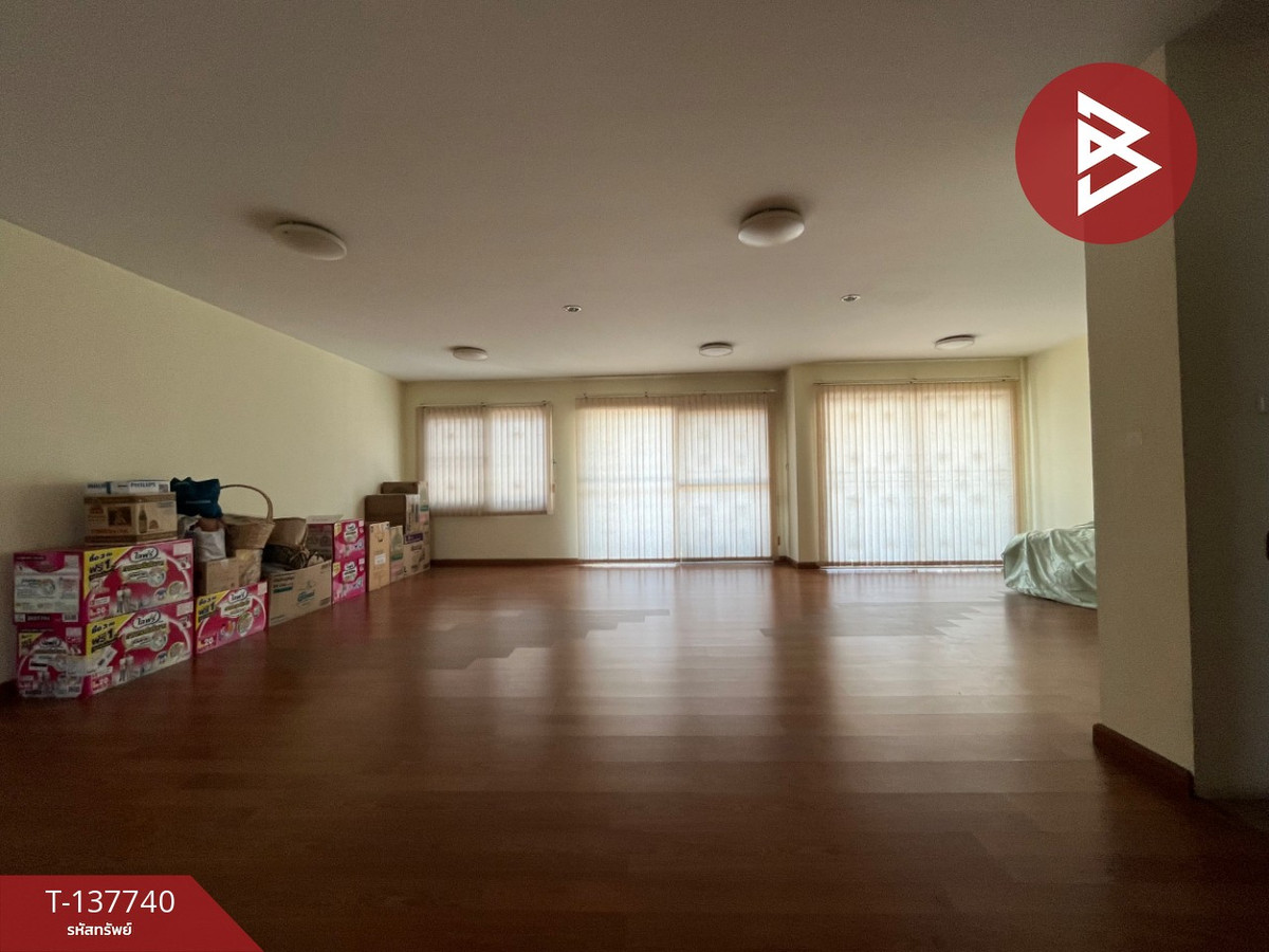 For SaleTownhomeSamut Prakan,Samrong : Townhouse for sale, 3 floors, area 32 sq m, Theparak, Samut Prakan.