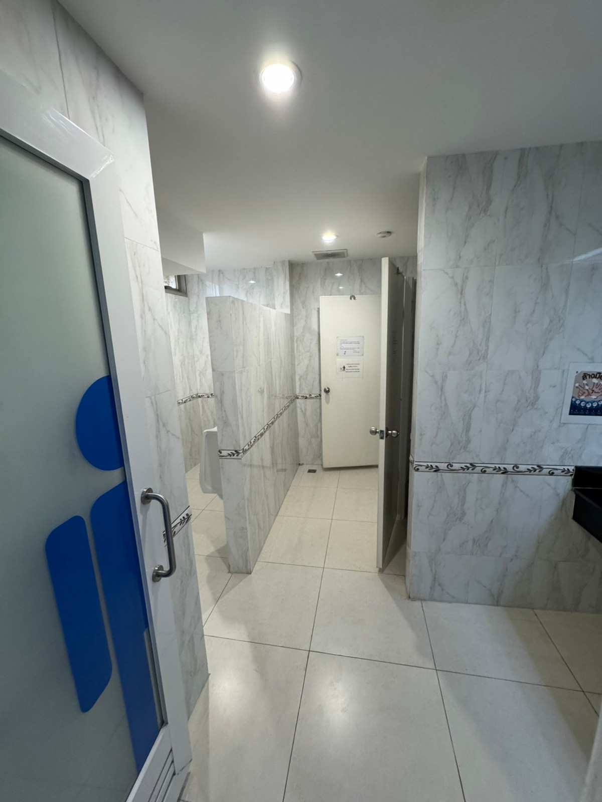 ให้เช่าสำนักงานสุขุมวิท อโศก ทองหล่อ : ออฟฟิศให้เช่าทำเลสุขุมวิท – พร้อมพงษ์ ใจกลางเมือง เหมาะสำหรับบริษัทที่ต้องการสำนักงานในโซน CBD เดินทางสะดวก ใกล้ BTS และแหล่งไลฟ์สไตล์ครบครัน