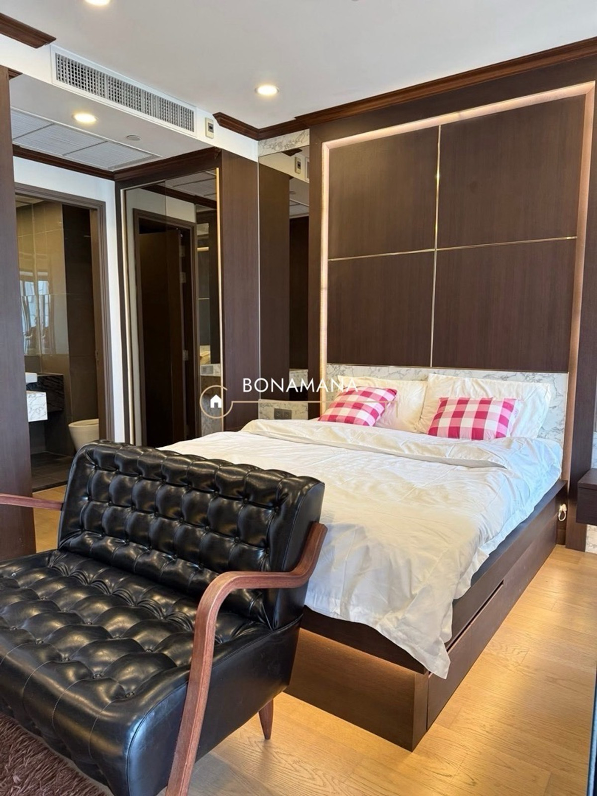 ให้เช่าคอนโดสยาม จุฬา สามย่าน : ให้เช่า Ashton Chula Silom [แอชตัน จุฬา-สีลม] Luxury Condo (MRT สามย่าน 180m)