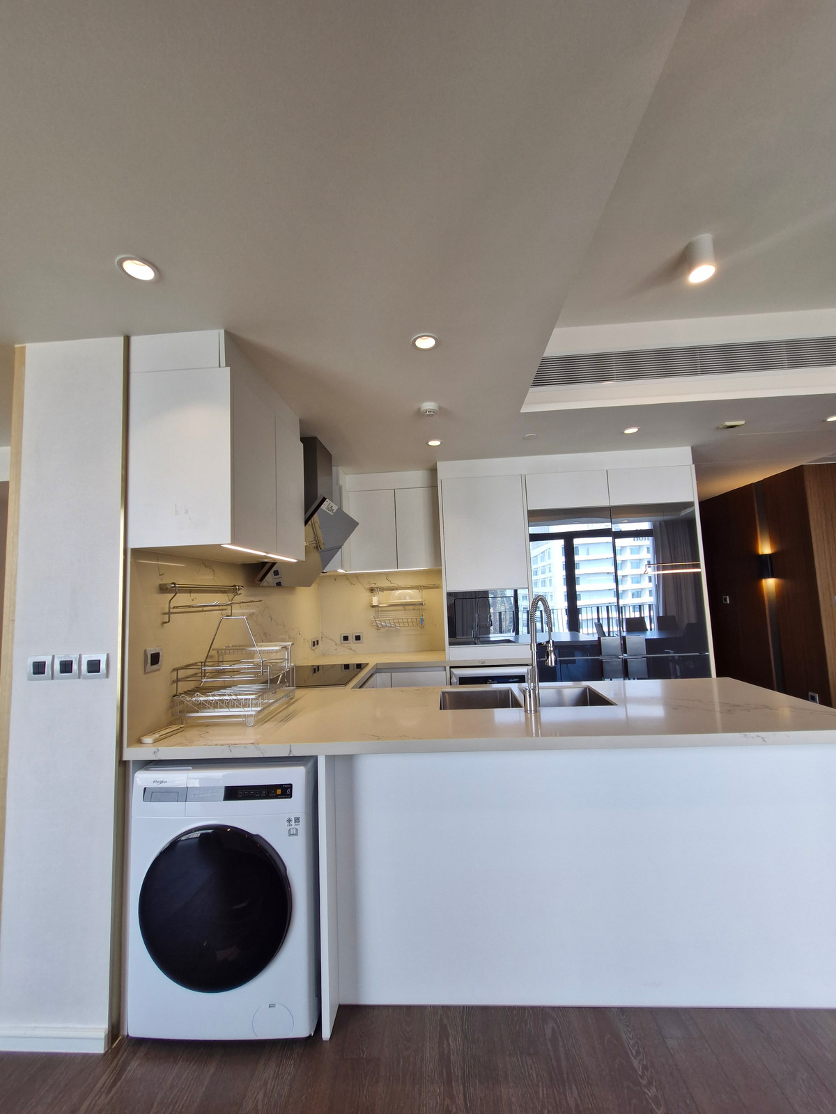 For RentCondoSukhumvit, Asoke, Thonglor : Highlights Unit Pet-friendly condominium close BTS Asoke