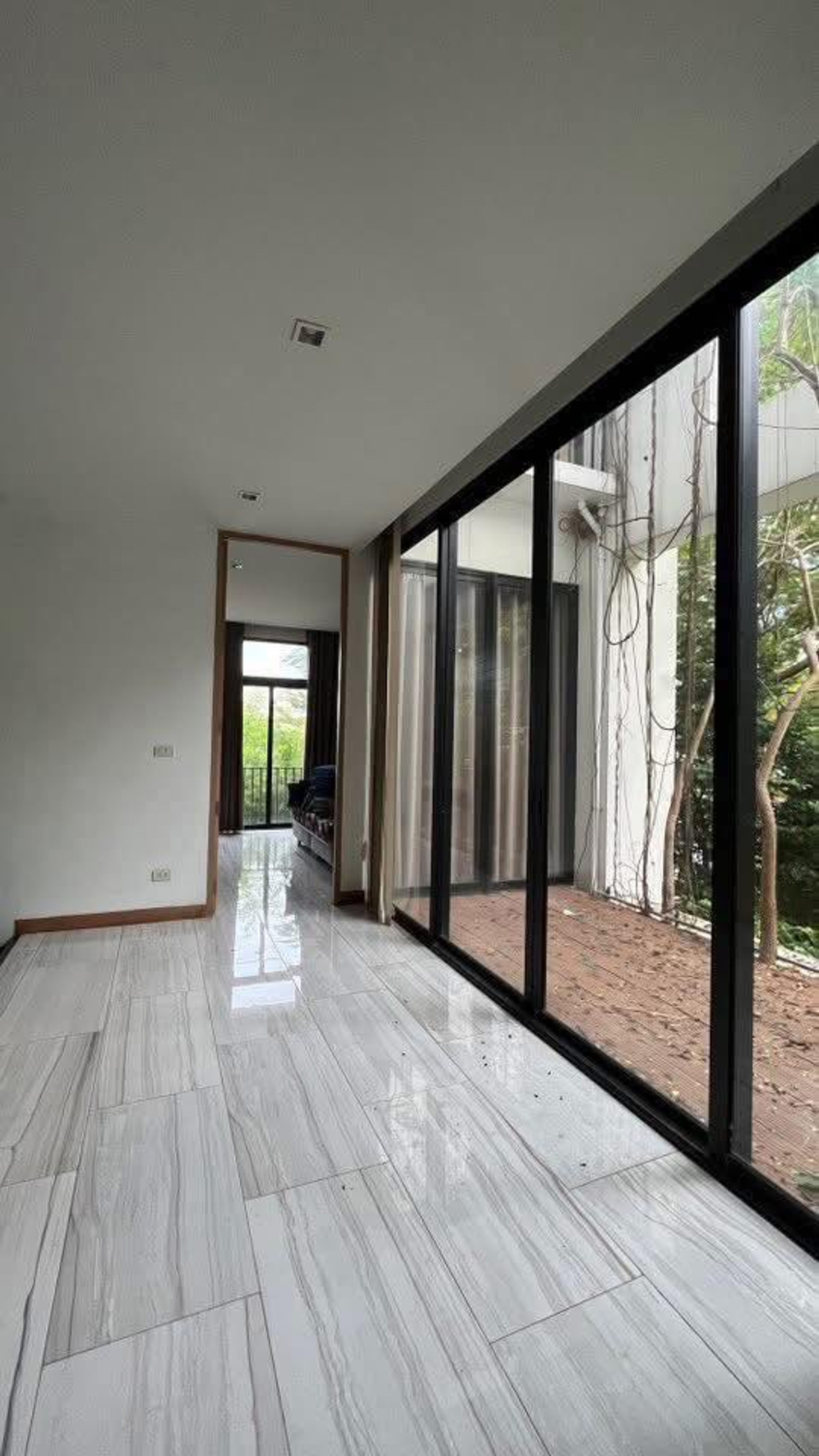For RentHome OfficeRatchadapisek, Huaikwang, Suttisan : ᚱ For rent ✅ Company registration possible Townhome 🔥5 bedrooms 350 sq m.🔥 Huai Khwang | Meng Chai near KIS International School