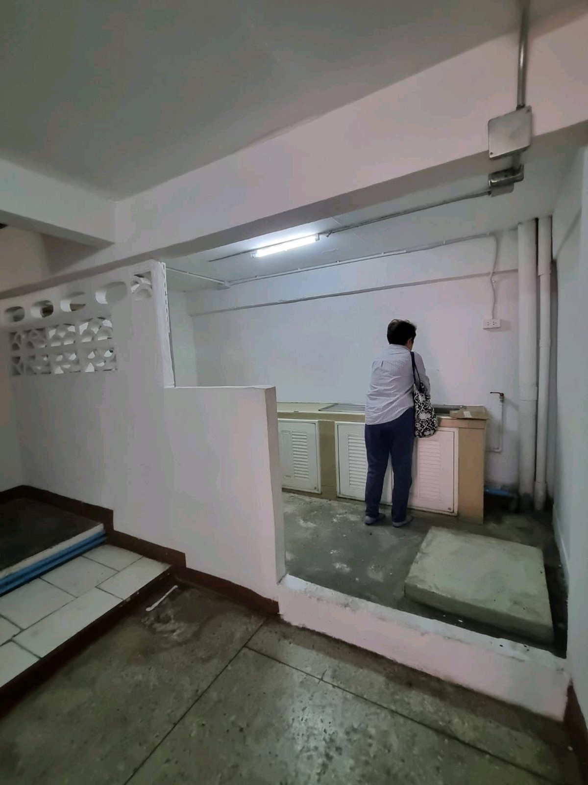 For RentShop HouseOnnut, Udomsuk : Commercial building for rent on the main road, near BTS Bang Chak.