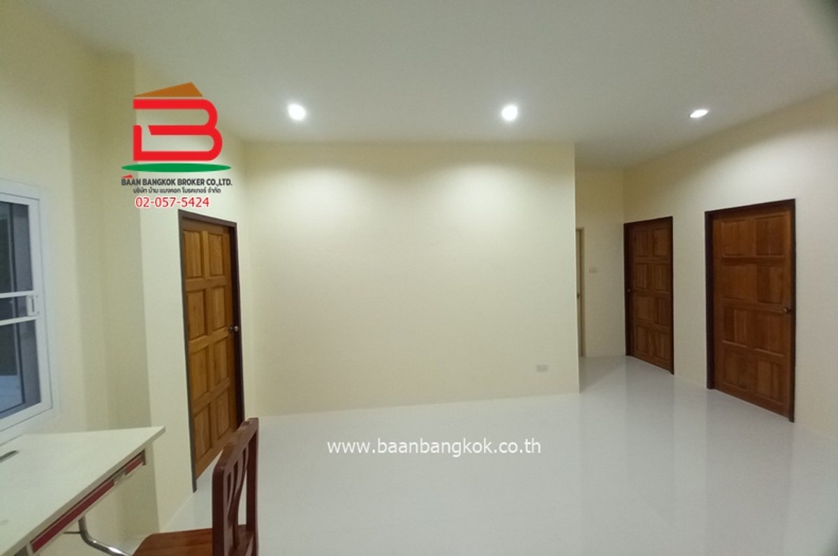 For SaleHousePrachin Buri : Single house on the edge of Si Maha Phot District, area 121 sq m., Highway 3070, Si Maha Phot District, Prachinburi Province.