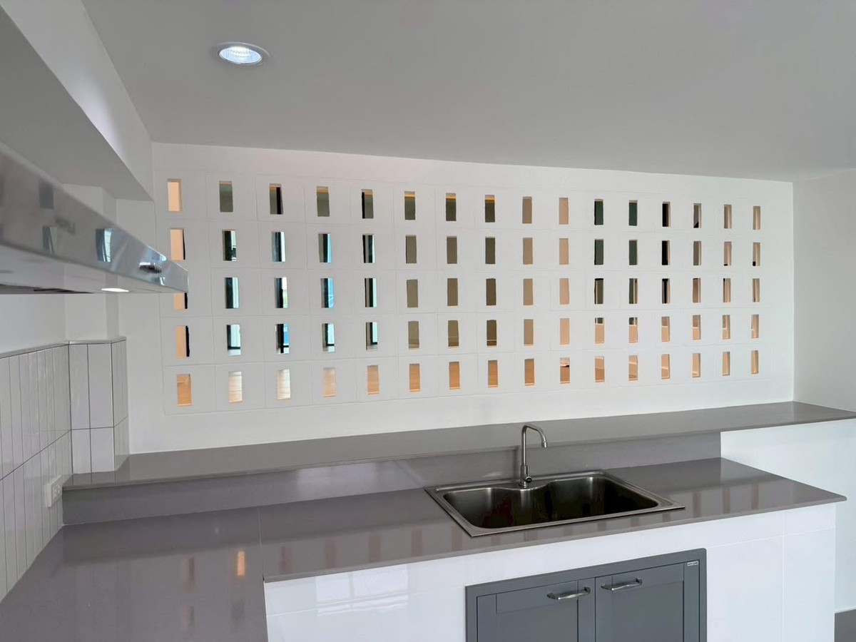 ขายทาวน์โฮมอ่อนนุช อุดมสุข : ขาย ทาวน์โฮมหรู 4.5 ชั้น ทำเลดี รีโนเวทใหม่ ตกแต่งสวยงาม ย่านปุณณวิถี-พระโขนง ใกล้BTS ปุณณวิถี  เพียง 750 เมตร