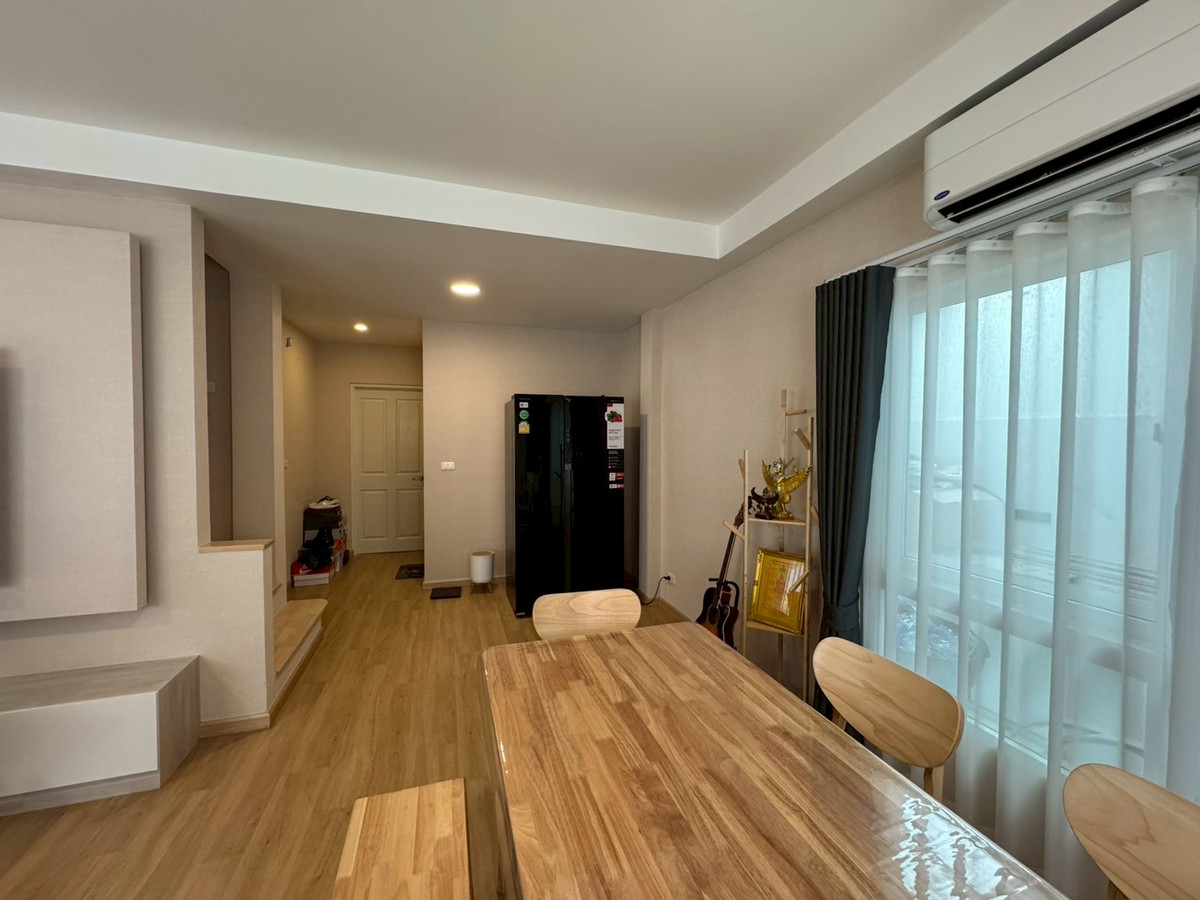 For RentNonthaburi, Bang Yai, Bangbuathong : 💕 Semi-detached house for rent, Q District Westgate project 💕 Beautiful house, ready to move in, complete with functions, suitable for both living and making a home office.