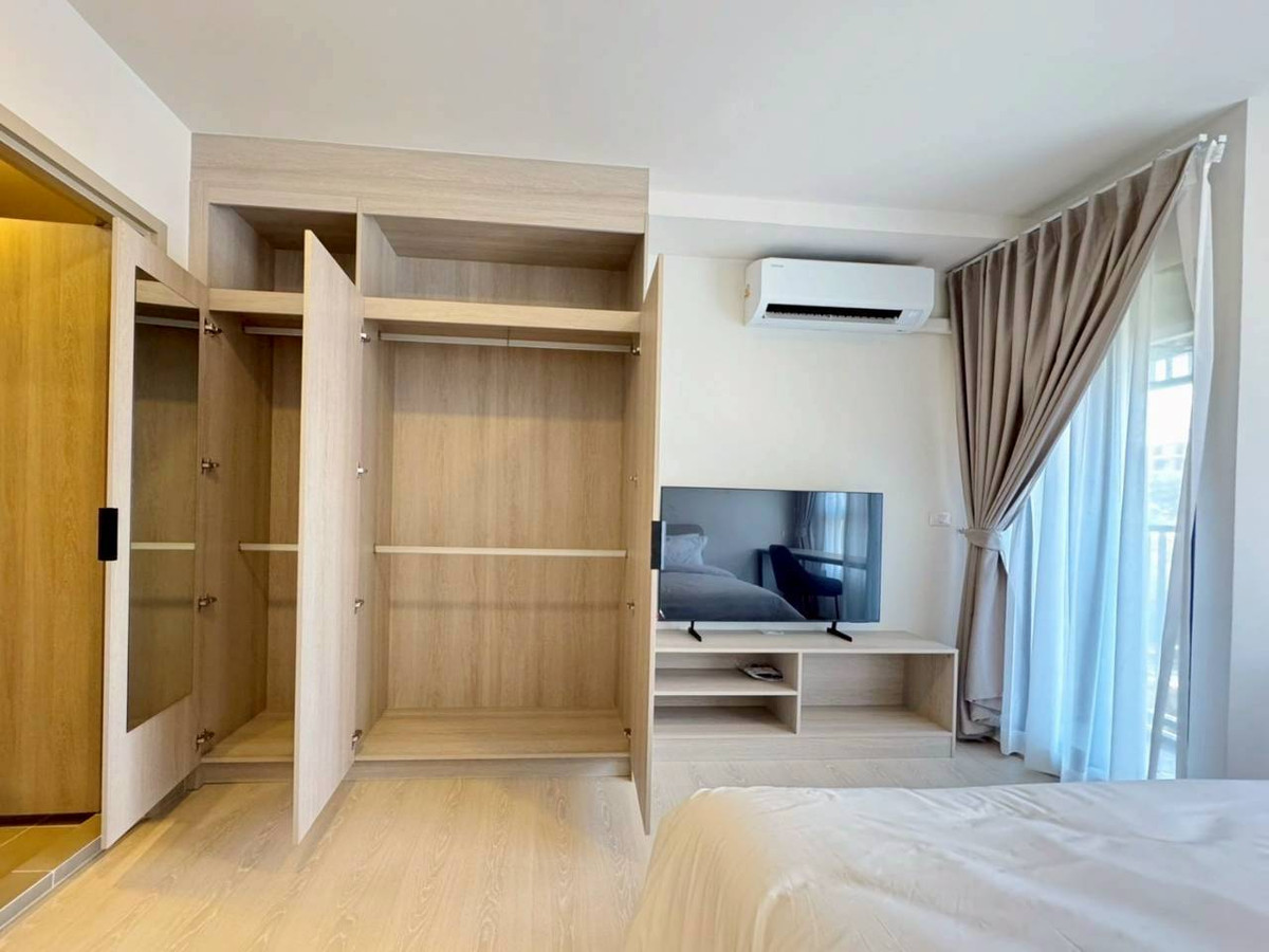 For SaleCondoPathum Thani,Rangsit, Thammasat : Living in dcondo Shine makes life a lot easier! Near Thammasat University, lots of food, complete central area 🌟 🏠 *Starting at only 1.69 million 📲 LINE : @wsrcondo | Call 061-6161426