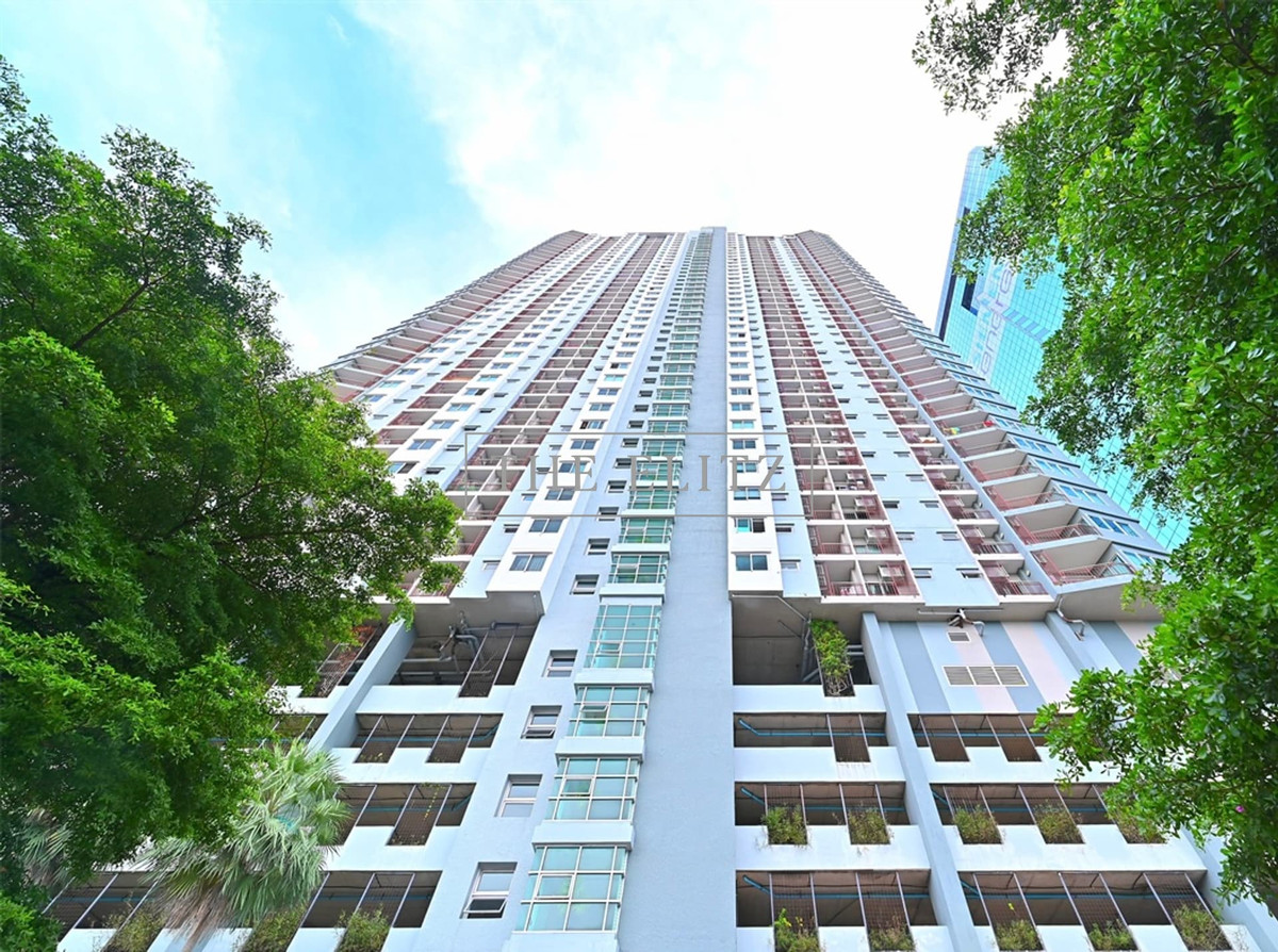For SaleCondoRama9, Petchburi, RCA : ✨ The perfect balance of convenience and peace Supalai Park Ekkamai–Thonglor Surrounded by city lifestyle but still maintains privacy Suitable for both relaxation and living.