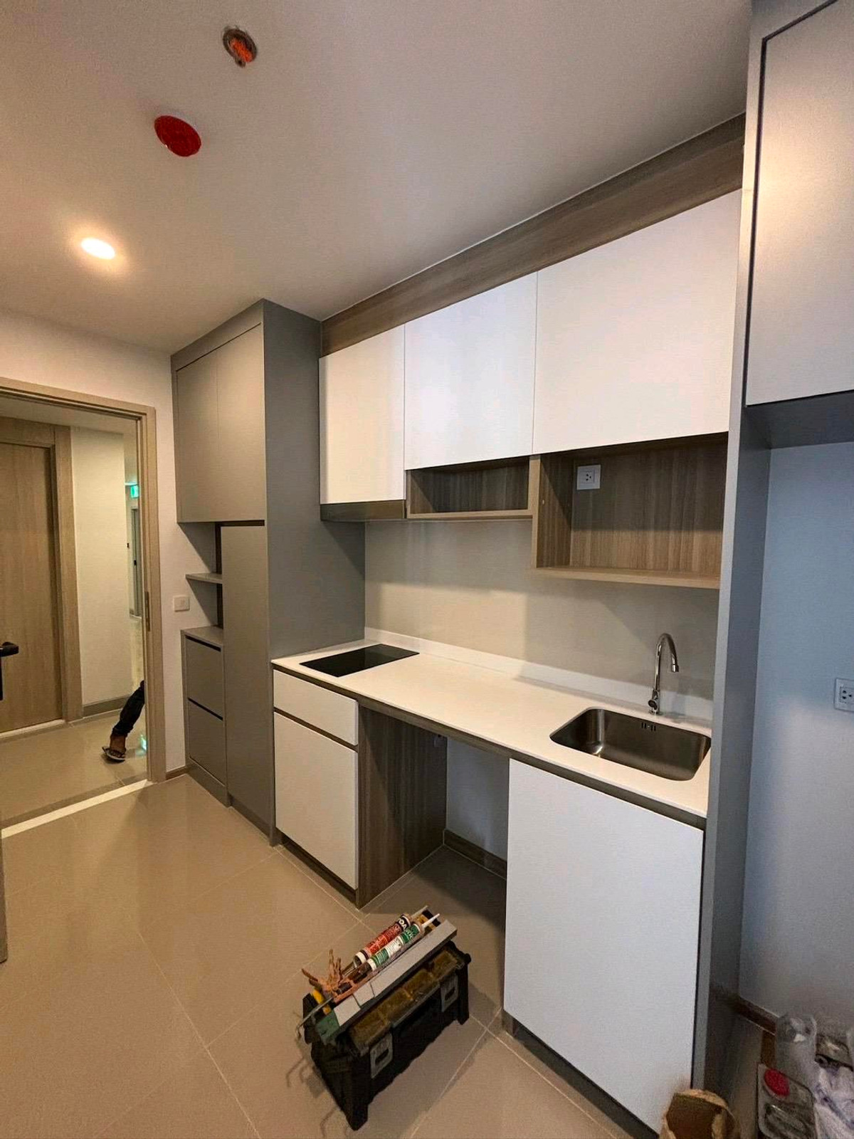 ขายคอนโดคลองเตย กล้วยน้ำไท : ขาย 2 ห้องนอนคอนโด ไลฟ์ อโศก พระราม4  Call: 083-966-3665