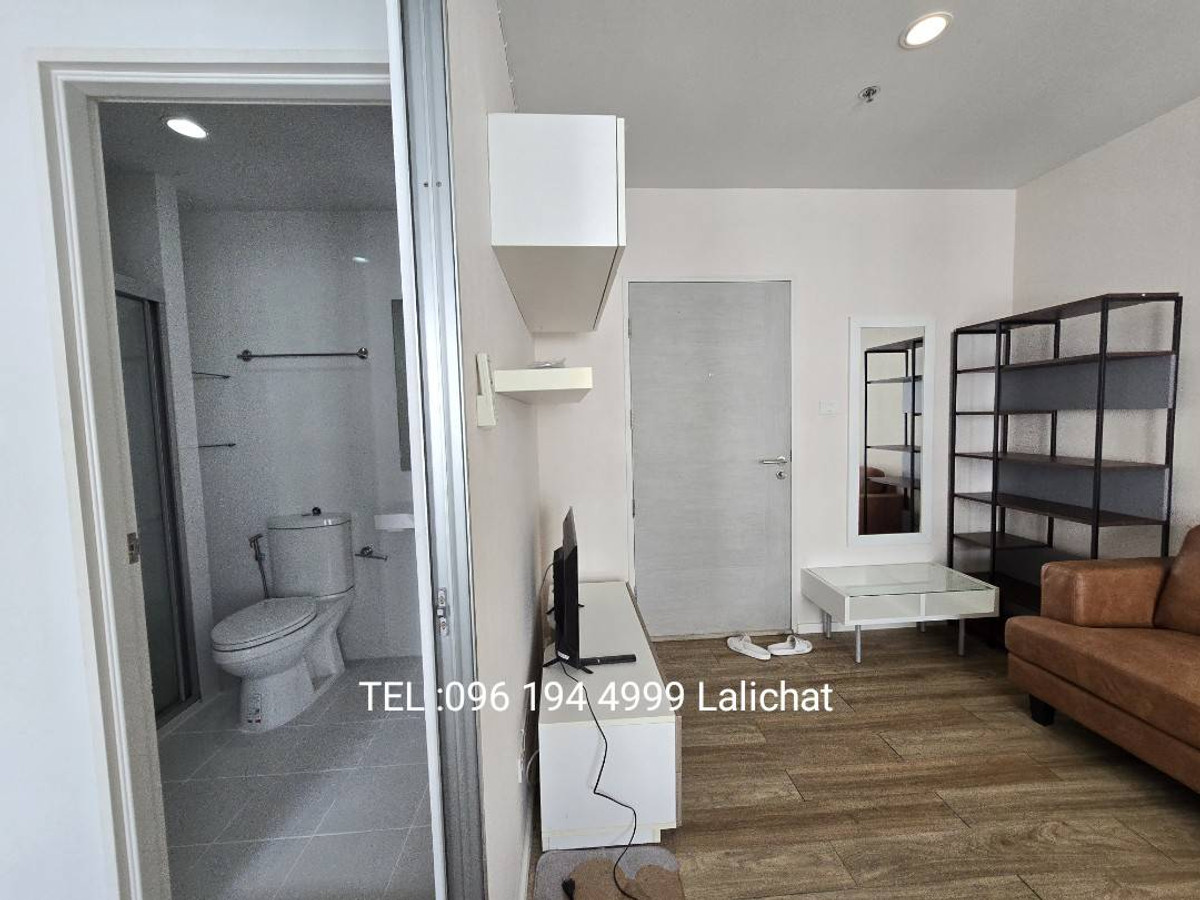 For RentCondoRathburana, Suksawat : For rent, ISSI Condo Suksawat (ISSI SUKSWAT), size 25 sq m., 20th floor, 1 bedroom, 1 bathroom, swimming pool view, near Bangpakok Witthayakhom School. Big C Bang Pakok, Sila Market and MRT Bang Pakok in the near future.