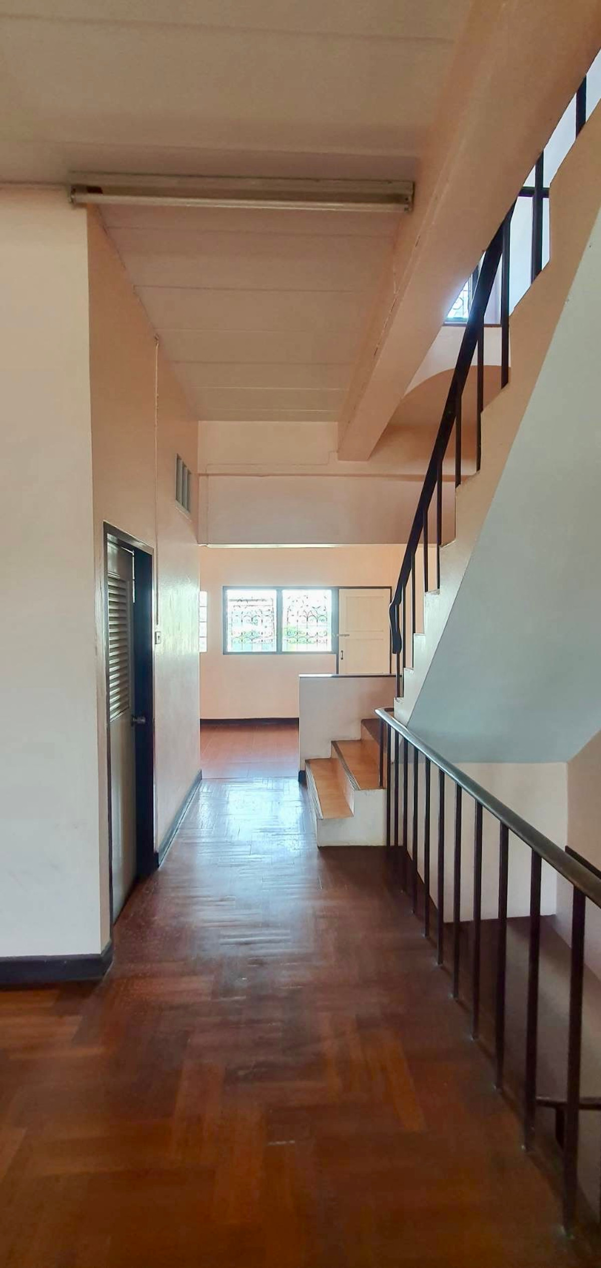 For SaleShop HouseOnnut, Udomsuk : Commercial building, 2 units, Soi Sukhumvit 101/1 / 6 bedrooms (for sale), Commercial Building Sukhumvit 101/1 / 6 Bedrooms (FOR SALE) GNG048