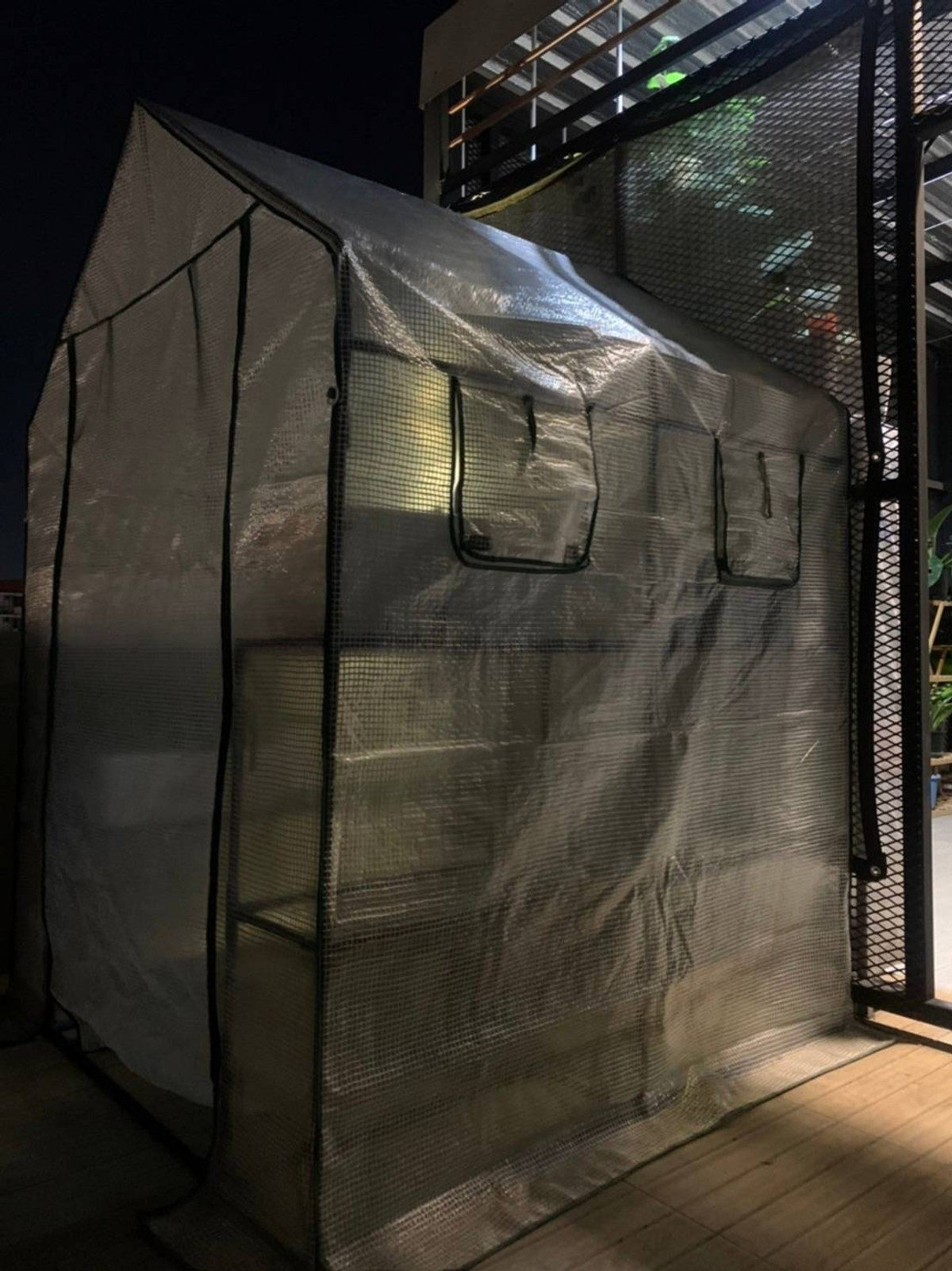 For RentShop HouseWongwianyai, Charoennakor : Commercial building for rent near BTS Krung Thonburi, only 3 minutes.