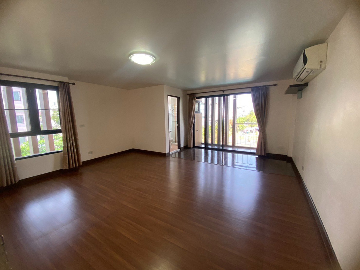 For RentOfficeVipawadee, Don Mueang, Lak Si : 🏬 Luxury Office Building for Rent 📐️Usable area 728 sqm. ✈️Close to Don Mueang International Airport 