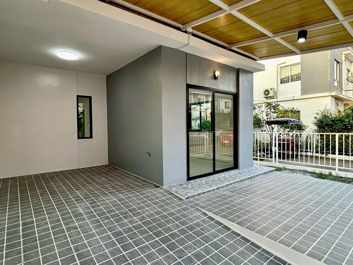 ขายทาวน์โฮมปทุมธานี รังสิต ธรรมศาสตร์ : ขายทาวน์เฮาส์พฤกษา 64/2 คลองสาม หลังมุม 24 ตร.ว. แต่งใหม่พร้อมอยู่ ฟรีโอน