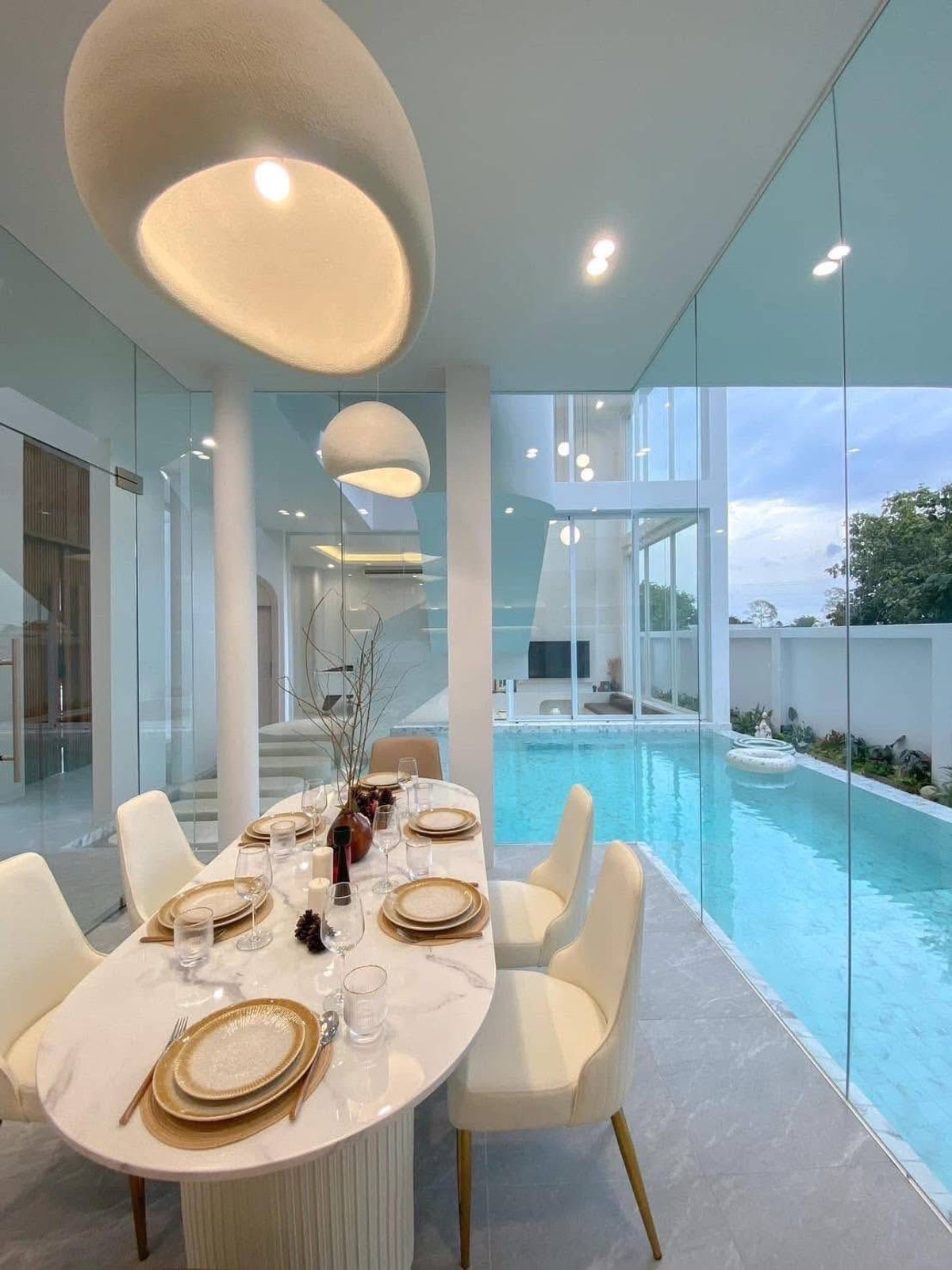 For RentPattaya, Bangsaen, Chonburi : For rent: Luxurious pool villa house, newly built, Huai Yai, Pattaya, suitable for living or doing business.