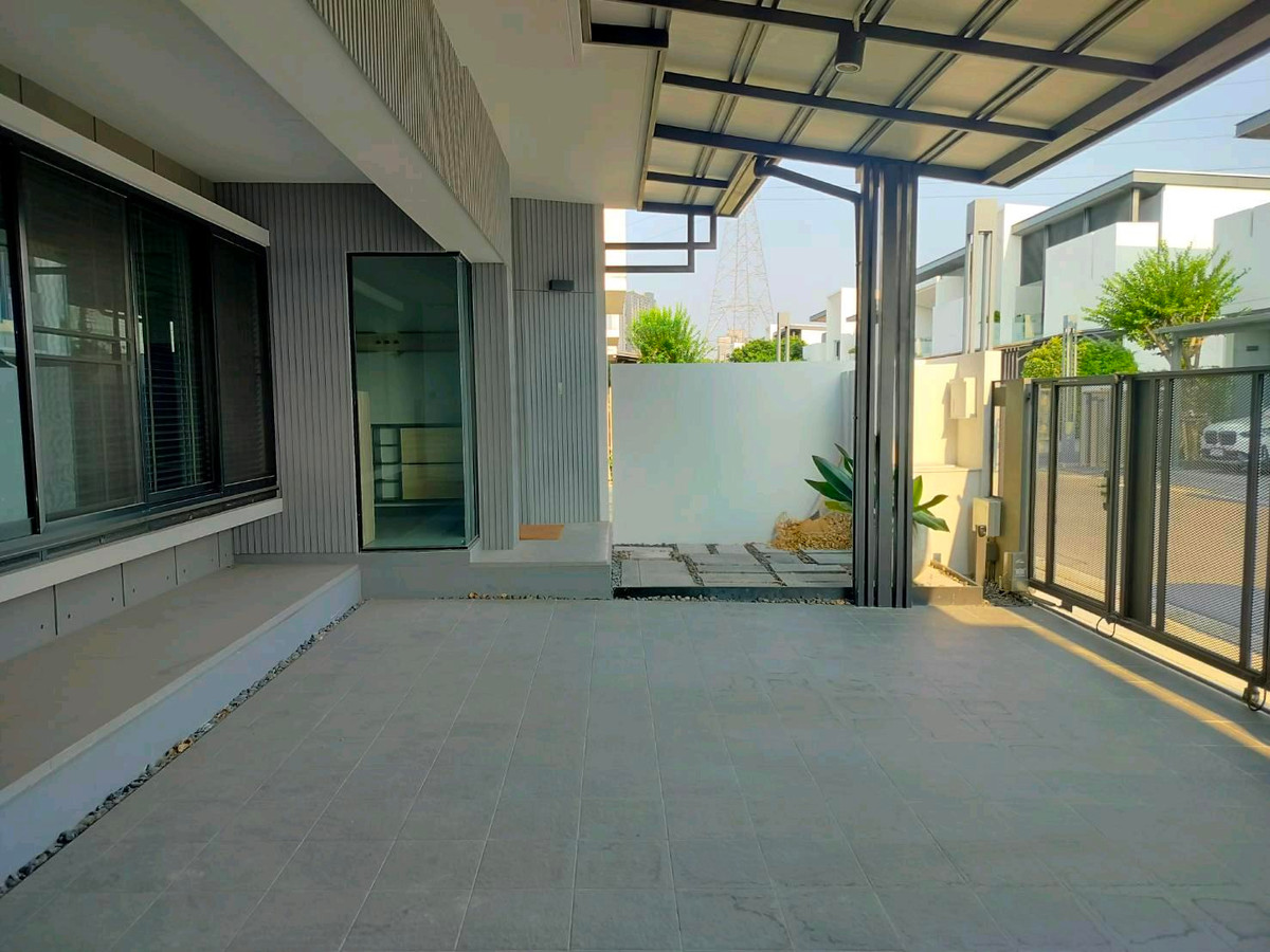 ทาวน์โฮมบางนา แบริ่ง ลาซาล : ขายด่วน / ให้เช่า วีเว่ บางนา กม.7
Tel: 083-966-3665 